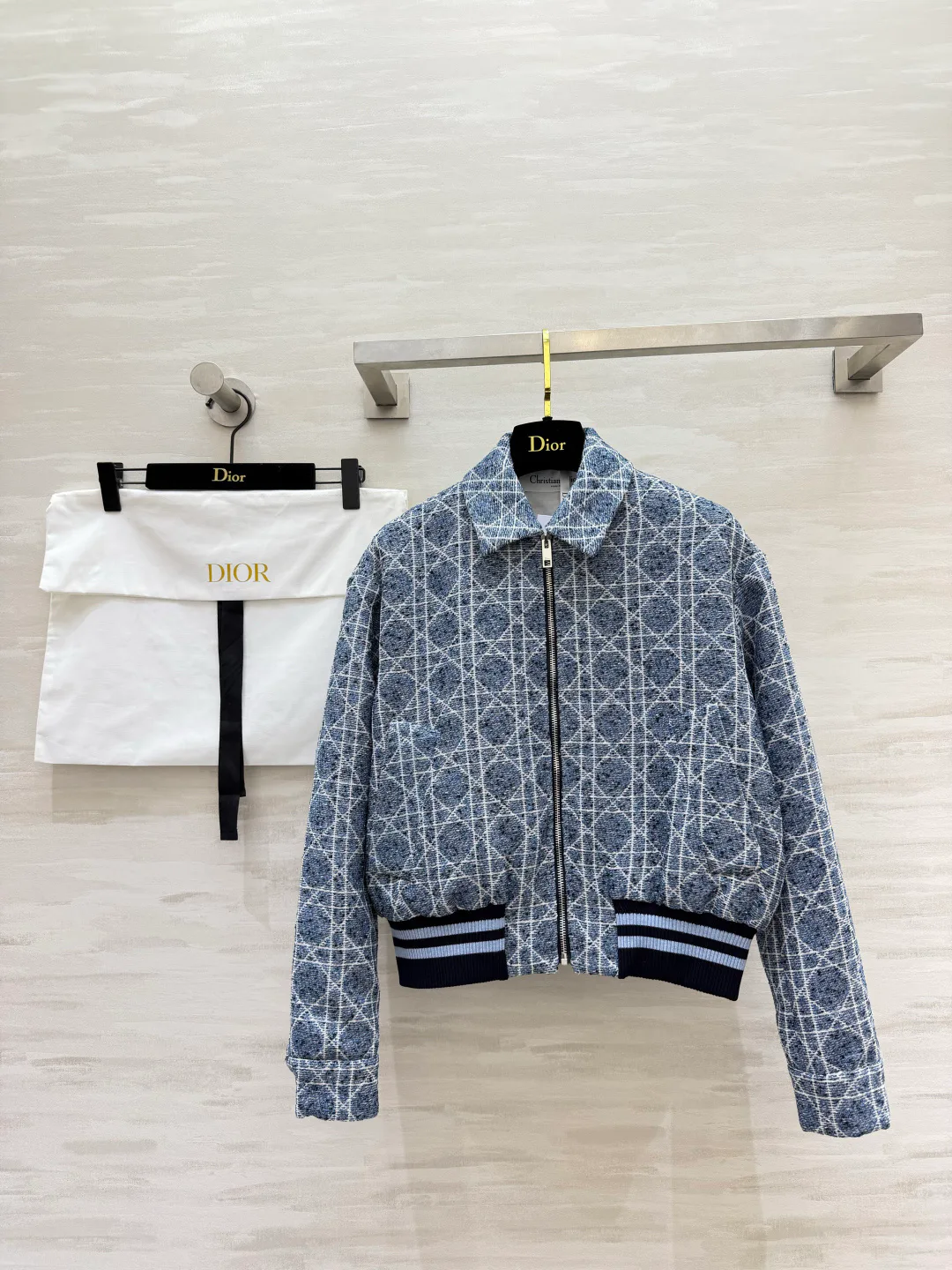 Куртки И Пуховики Женские Christian Dior 18276733