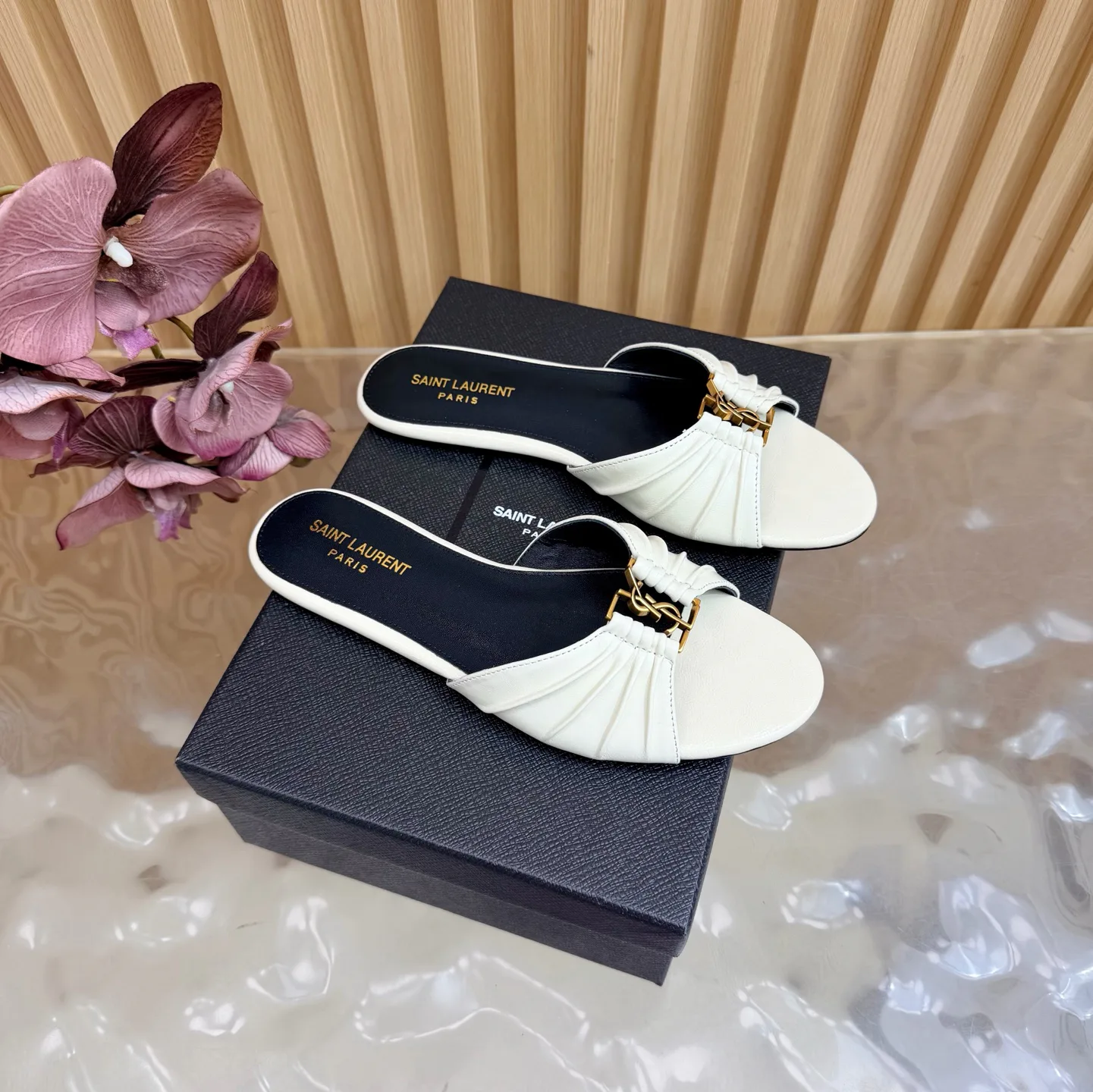 Шлепанцы Женские Saint Laurent 12859210
