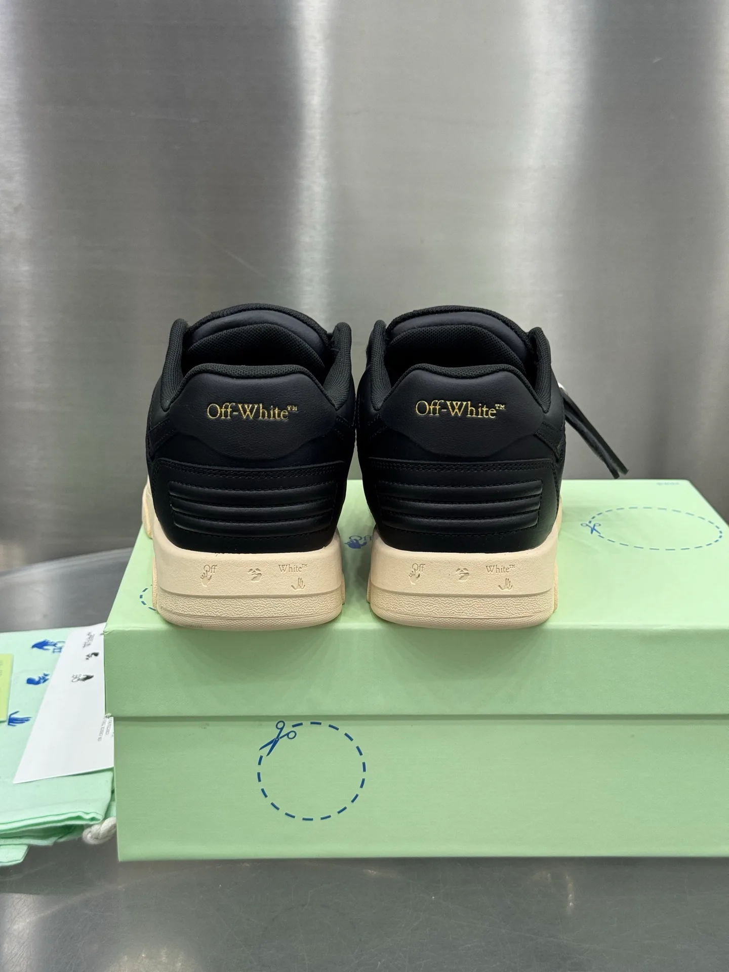 Кроссовки Женские Off-White 11751517
