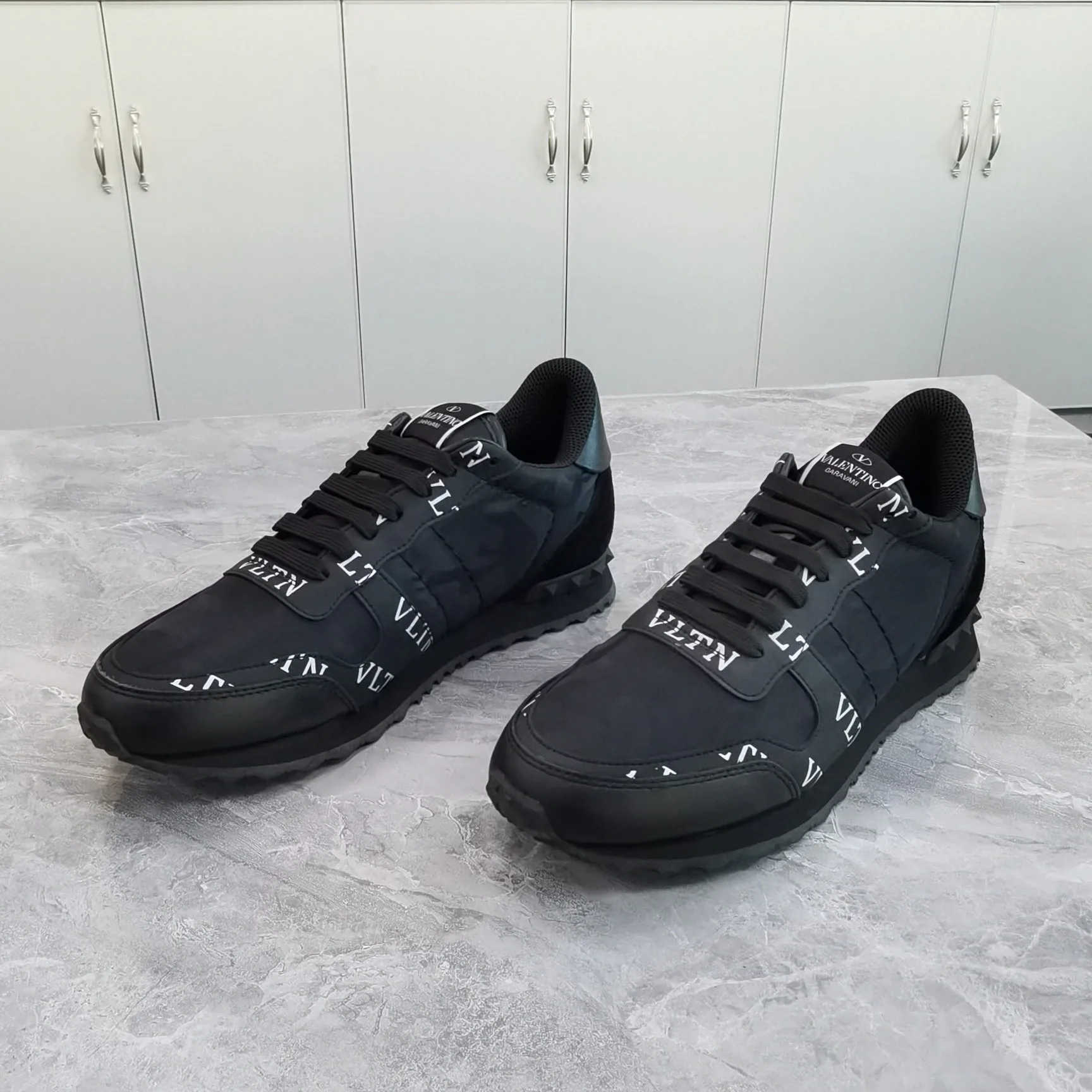 Кроссовки Женские Valentino 10736422