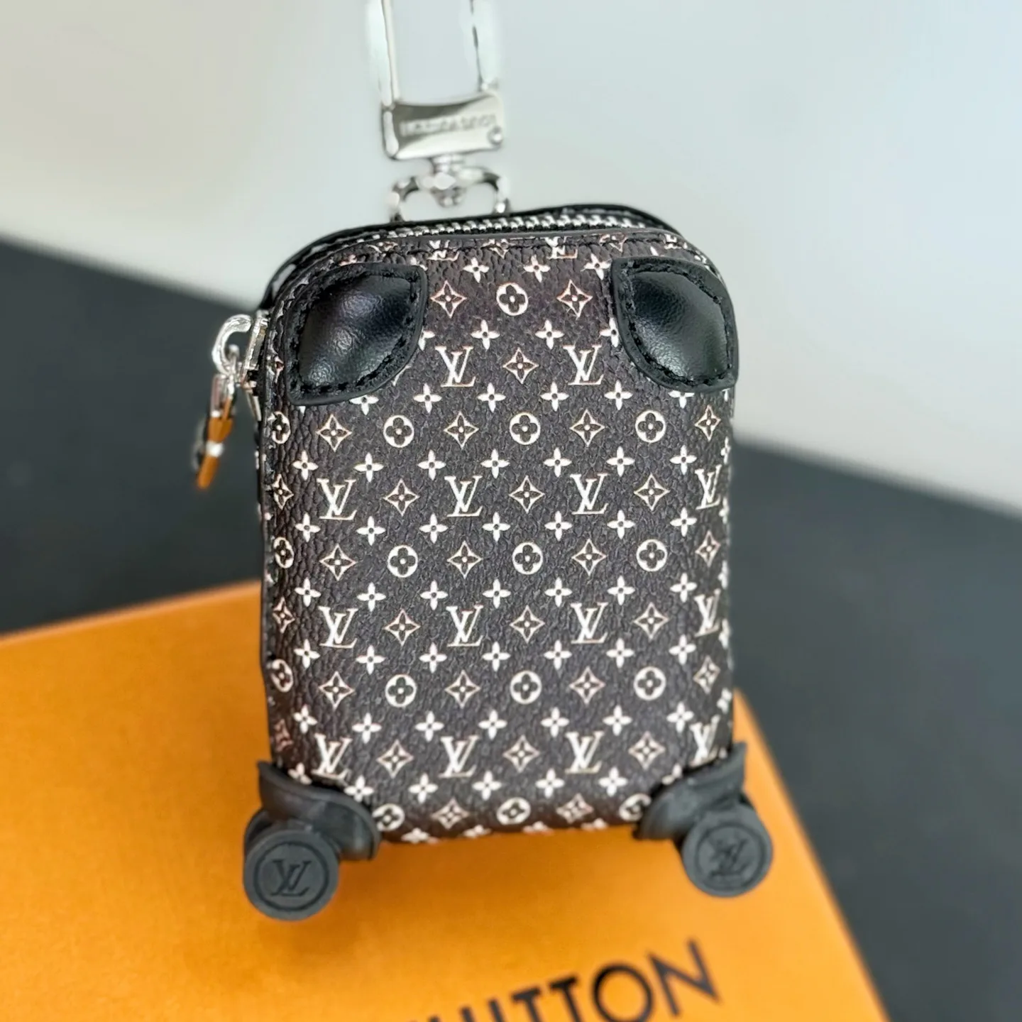 Клатчи Женские Louis Vuitton 5647567