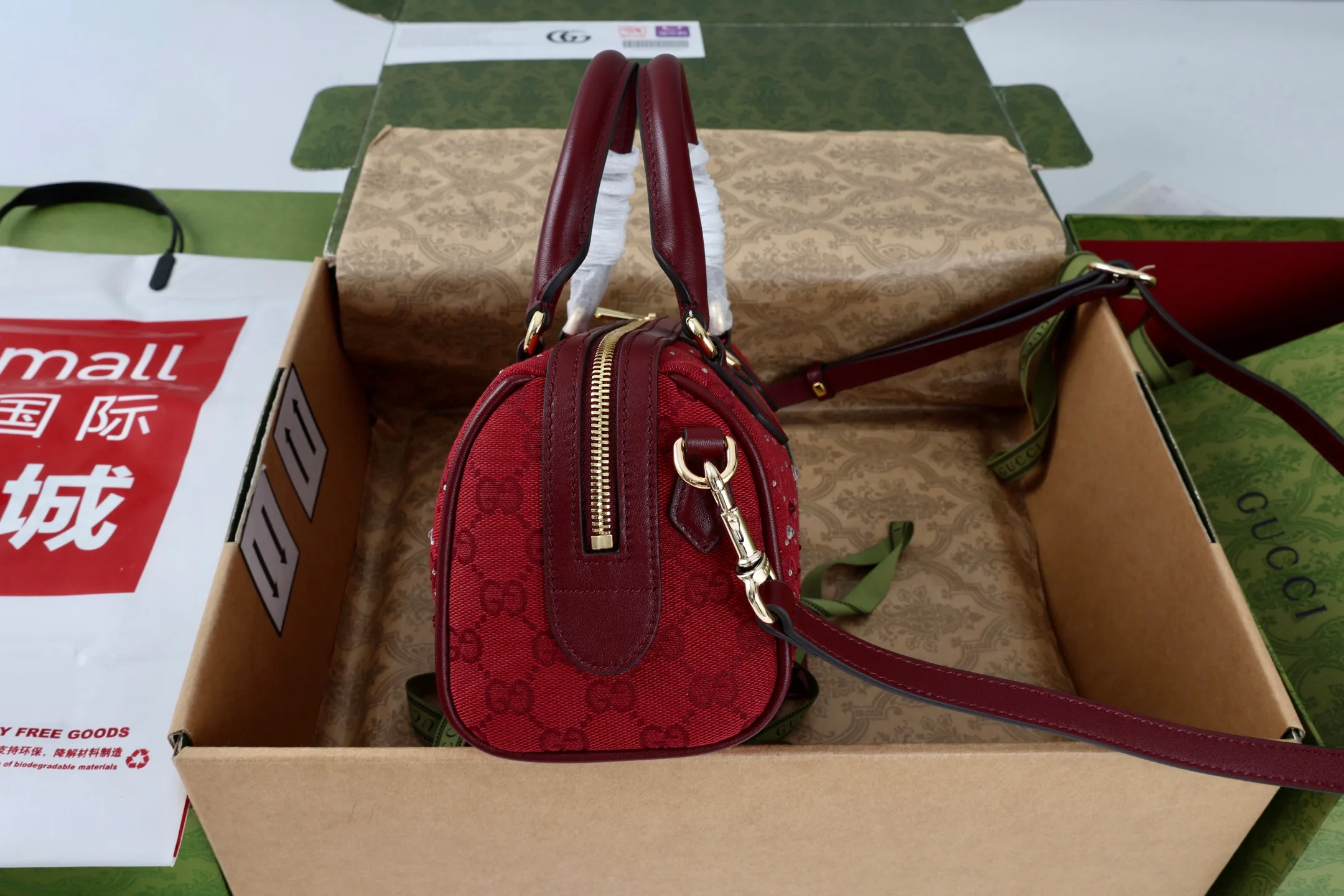 Классические Сумки Женские Gucci 18065275