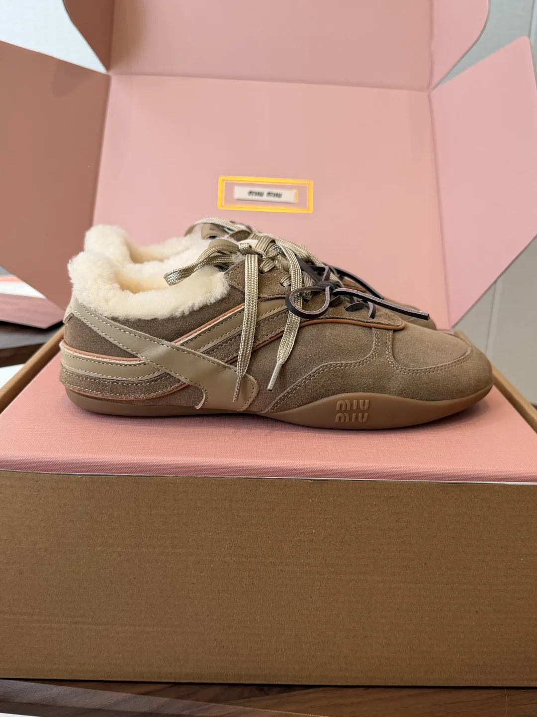 Кроссовки Женские Miu Miu 18687351