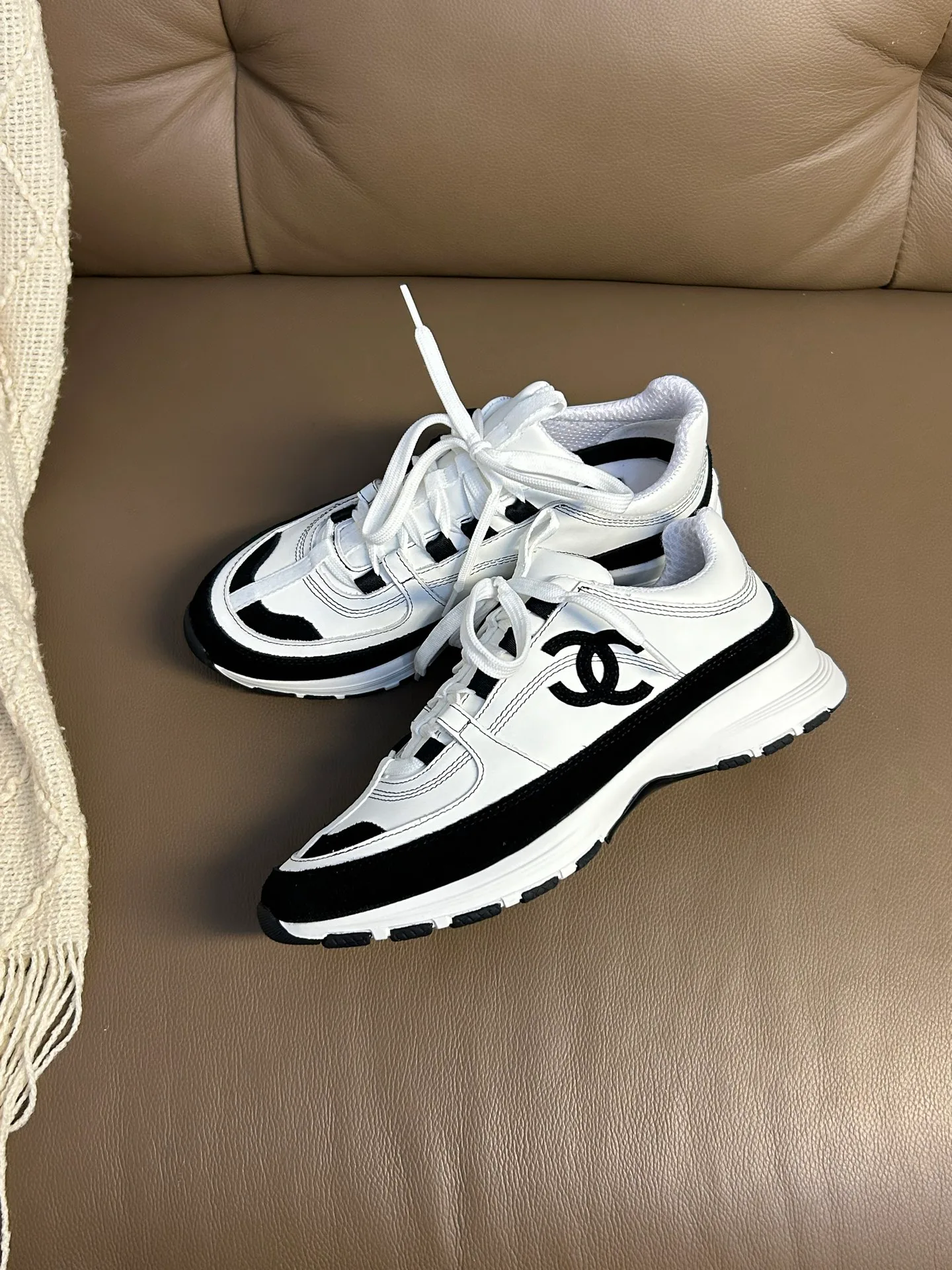 Кроссовки Женские Chanel 11579328