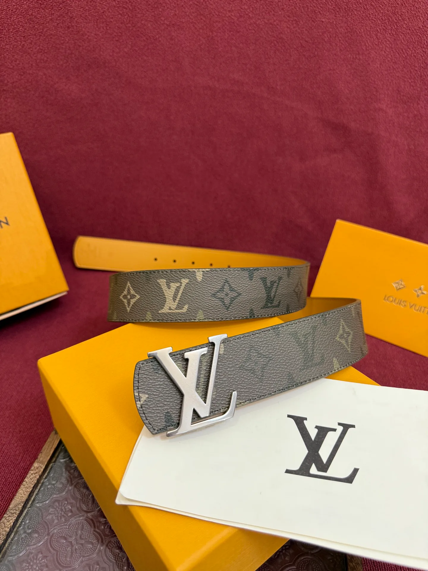 Ремни Louis Vuitton 608152