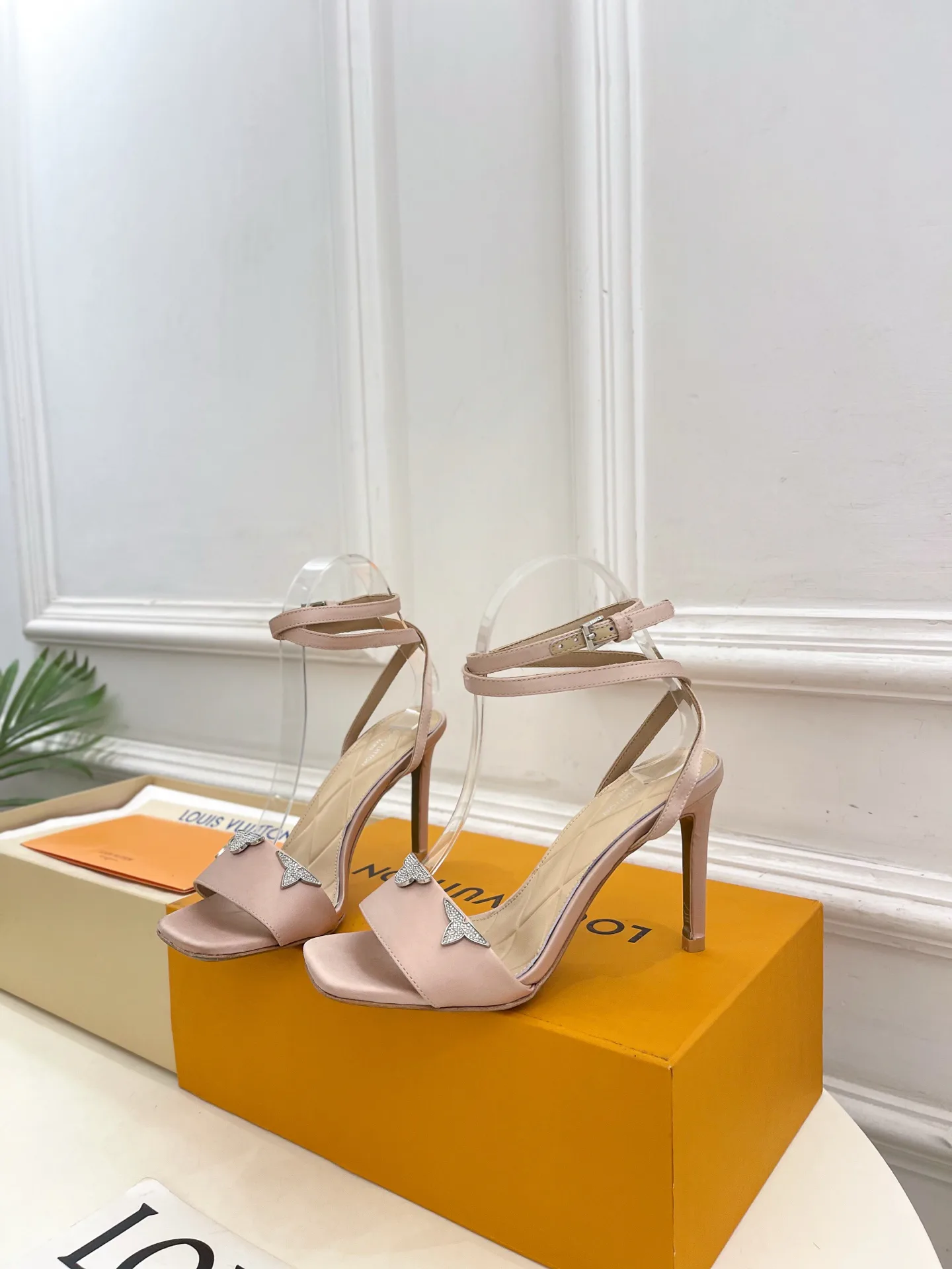 Сандалии Женские Louis Vuitton 11539506