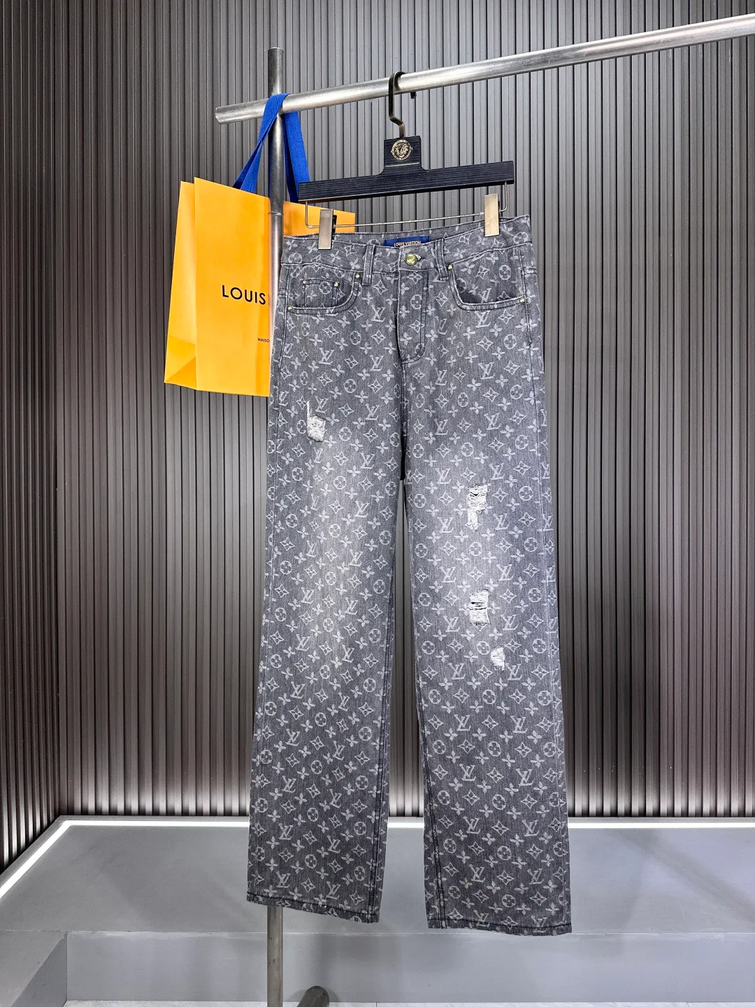 Джинсы Женские Louis Vuitton 13752040