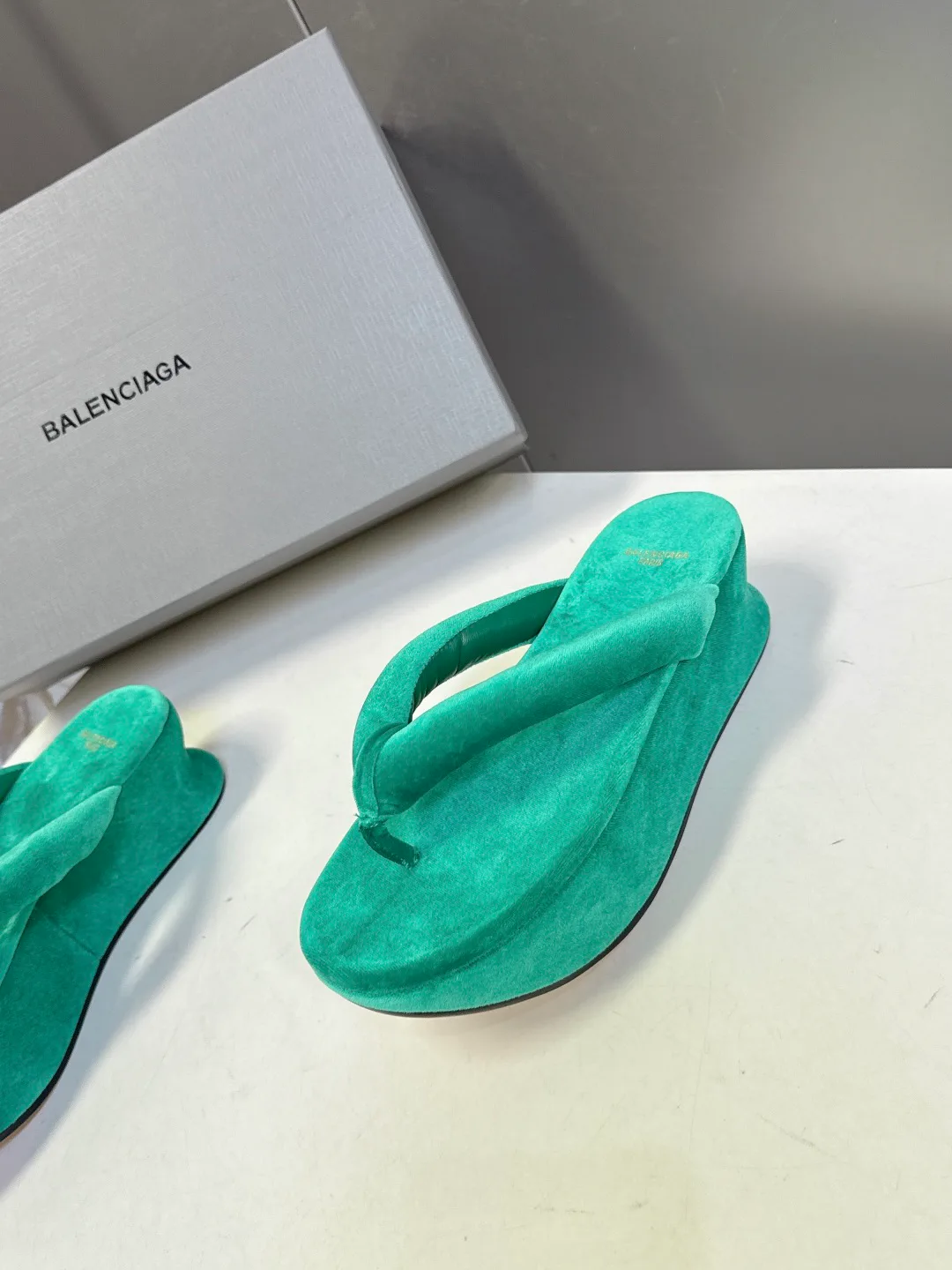 Шлепанцы Женские Balenciaga 14709512