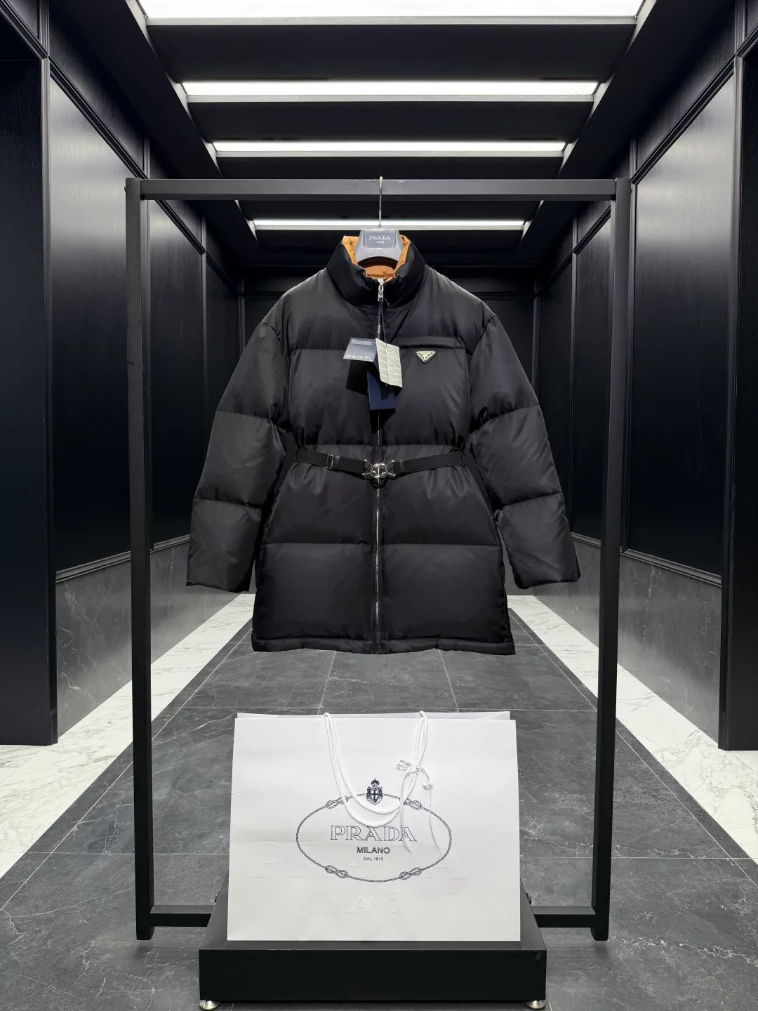 Куртки И Пуховики Женские Prada 18927183