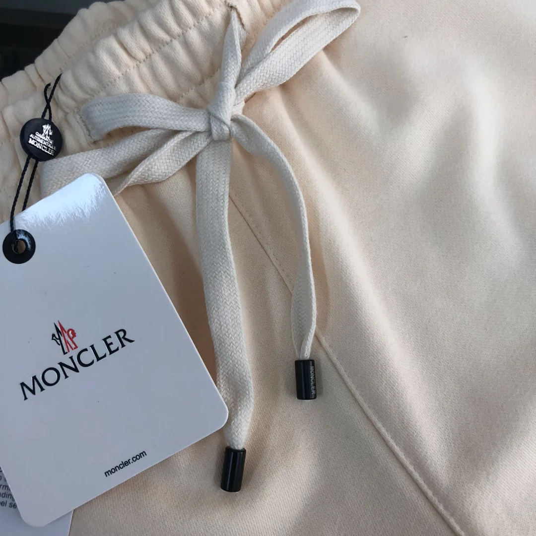 Шорты Женские Moncler 11615945
