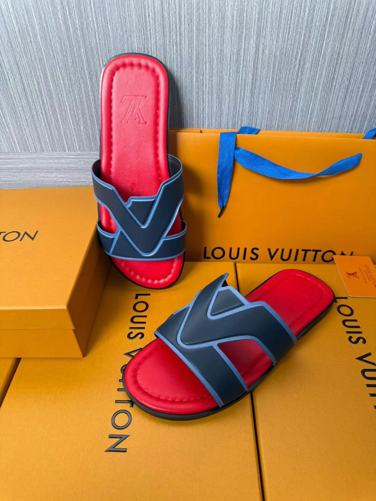 Шлепанцы Женские Louis Vuitton 1310623