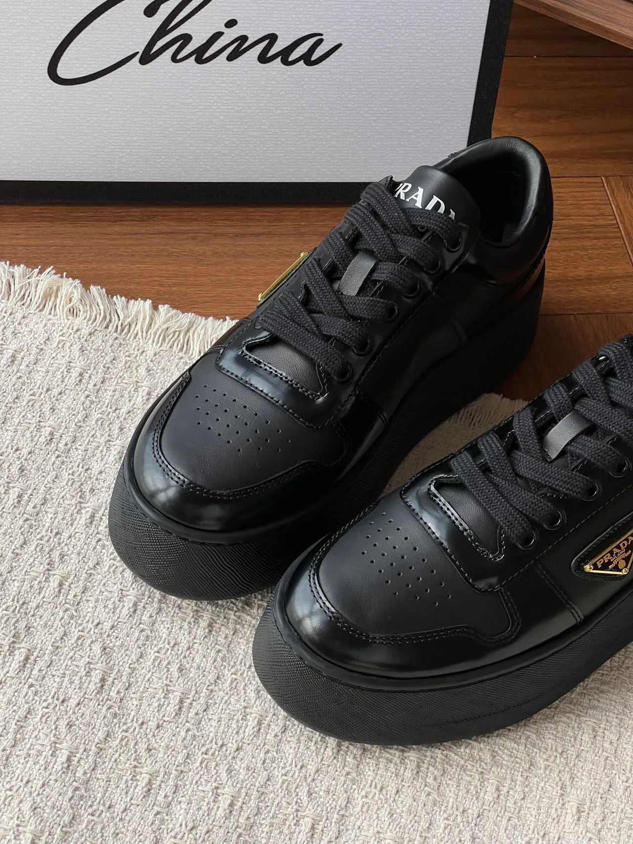 Кроссовки Женские Prada 18170786