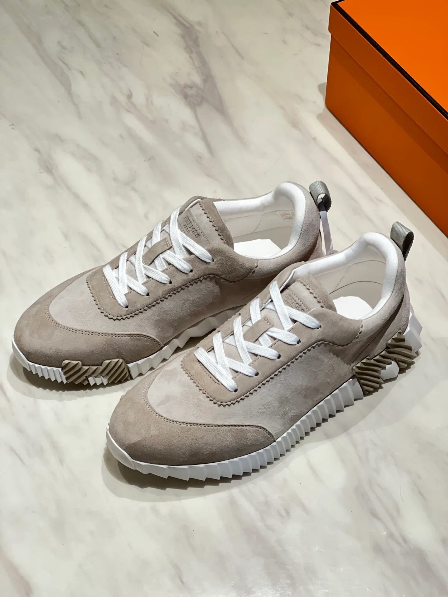 Кроссовки Женские Hermes 18080316