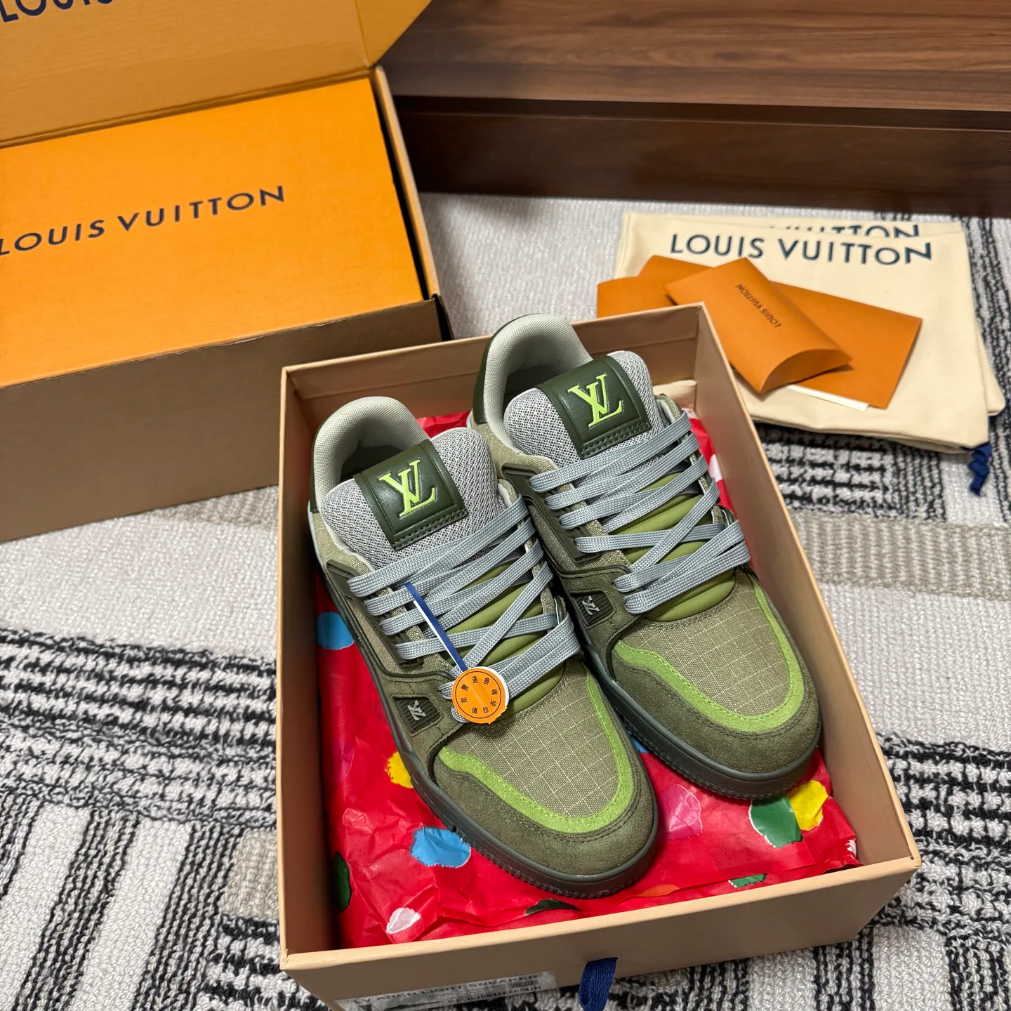 Кроссовки Женские Louis Vuitton 1546836