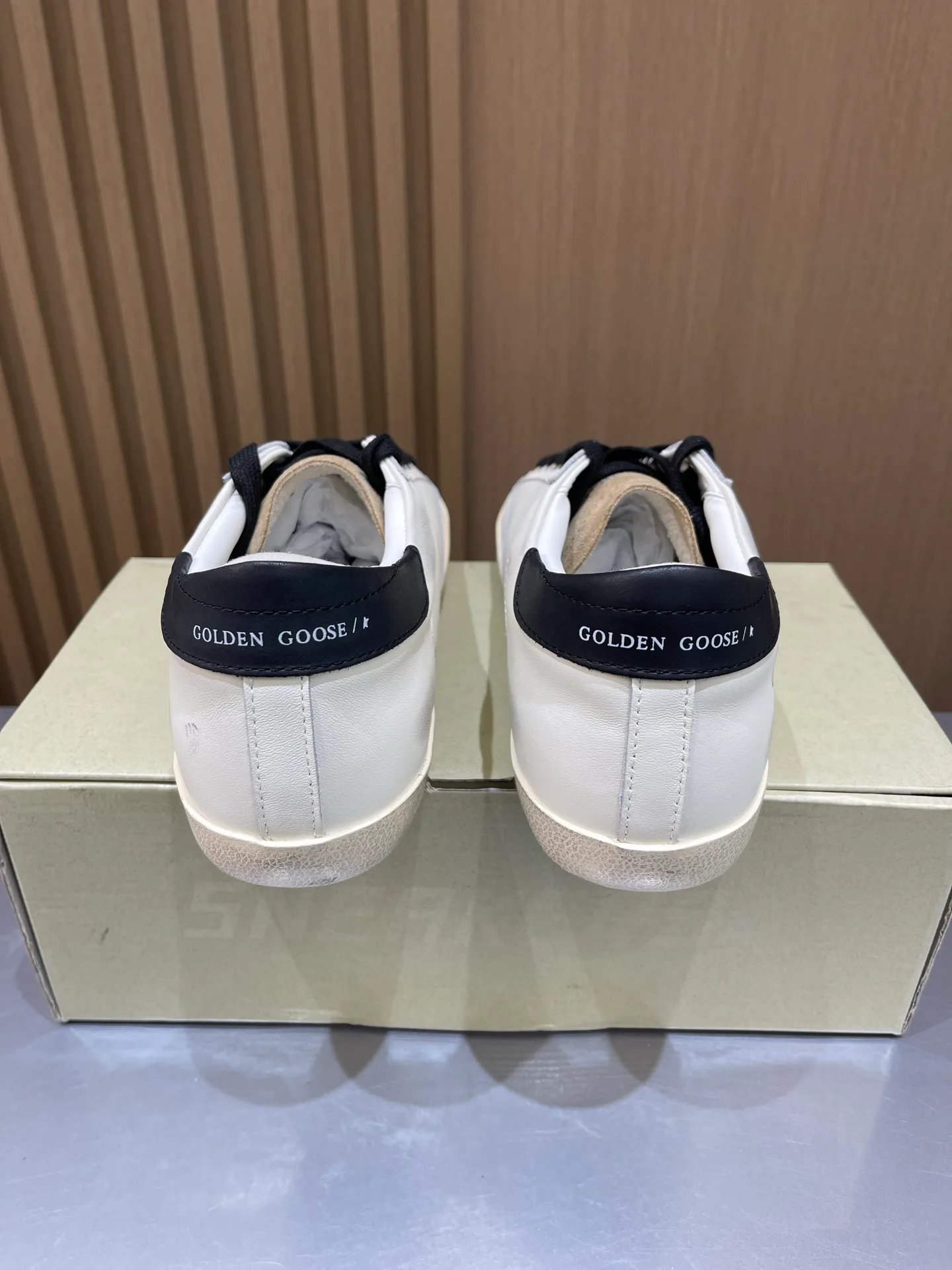 Кроссовки Женские Golden Goose 19466445
