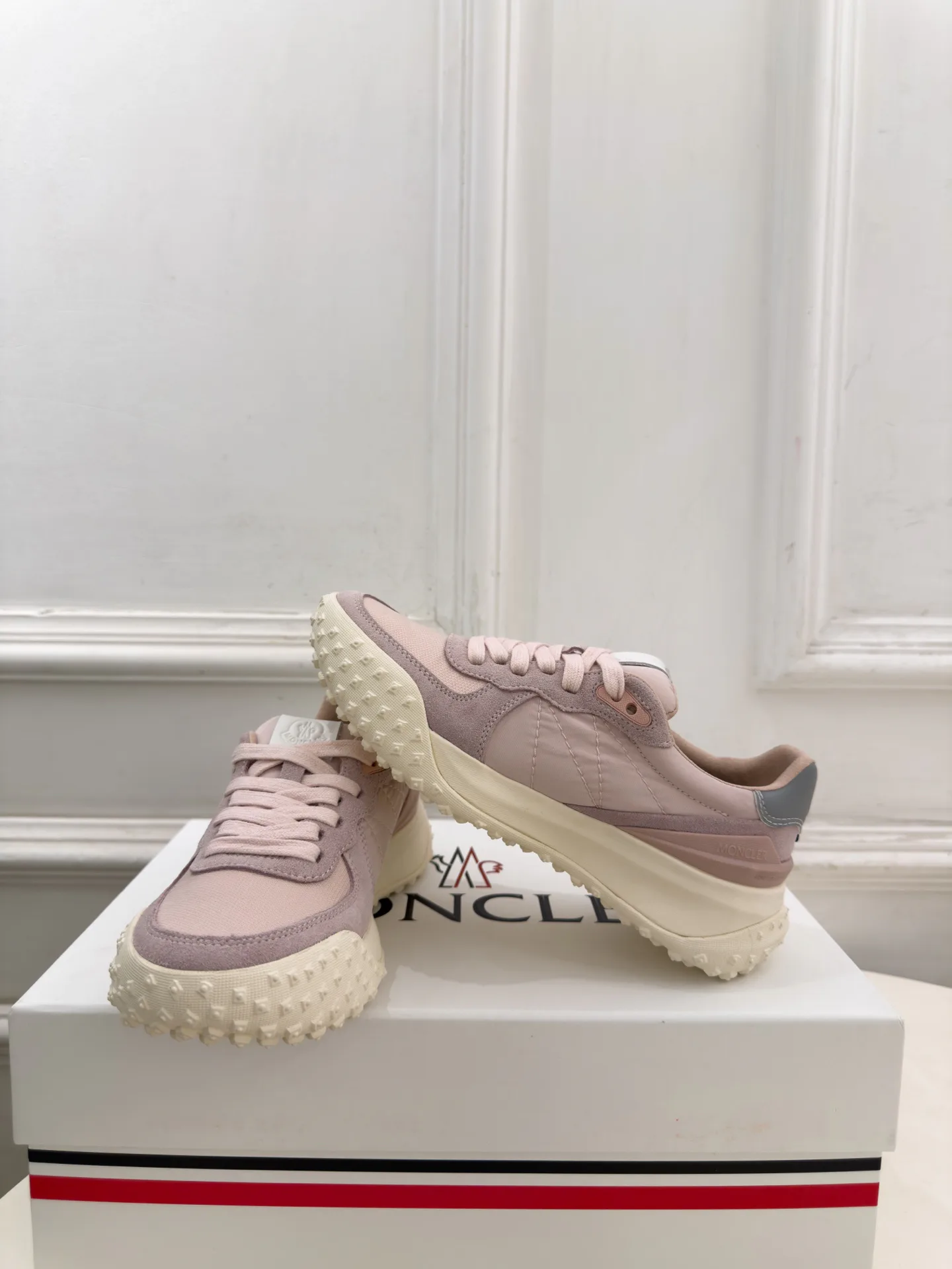 Кроссовки Женские Moncler 19736282