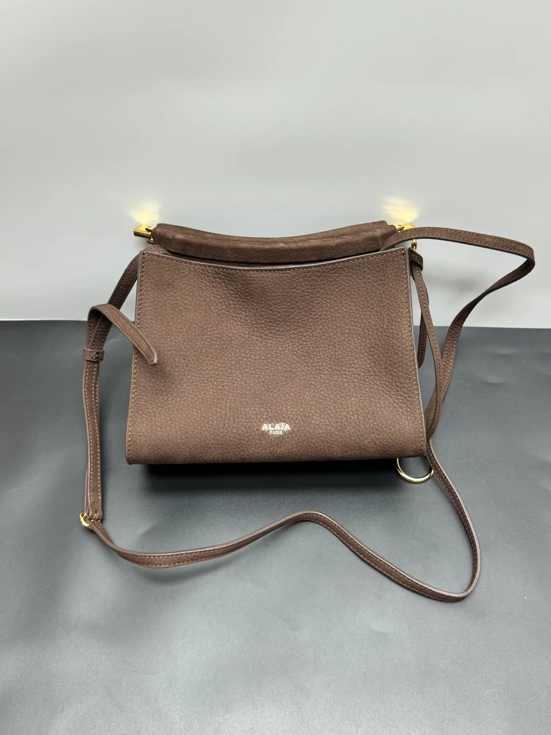 Классические Сумки Женские Alaia 11667402