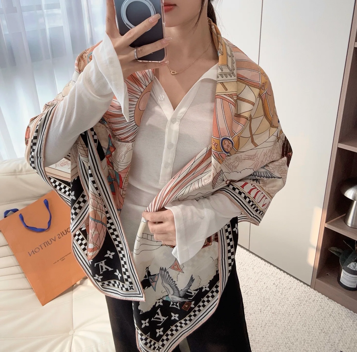 Платки Louis Vuitton 18675756