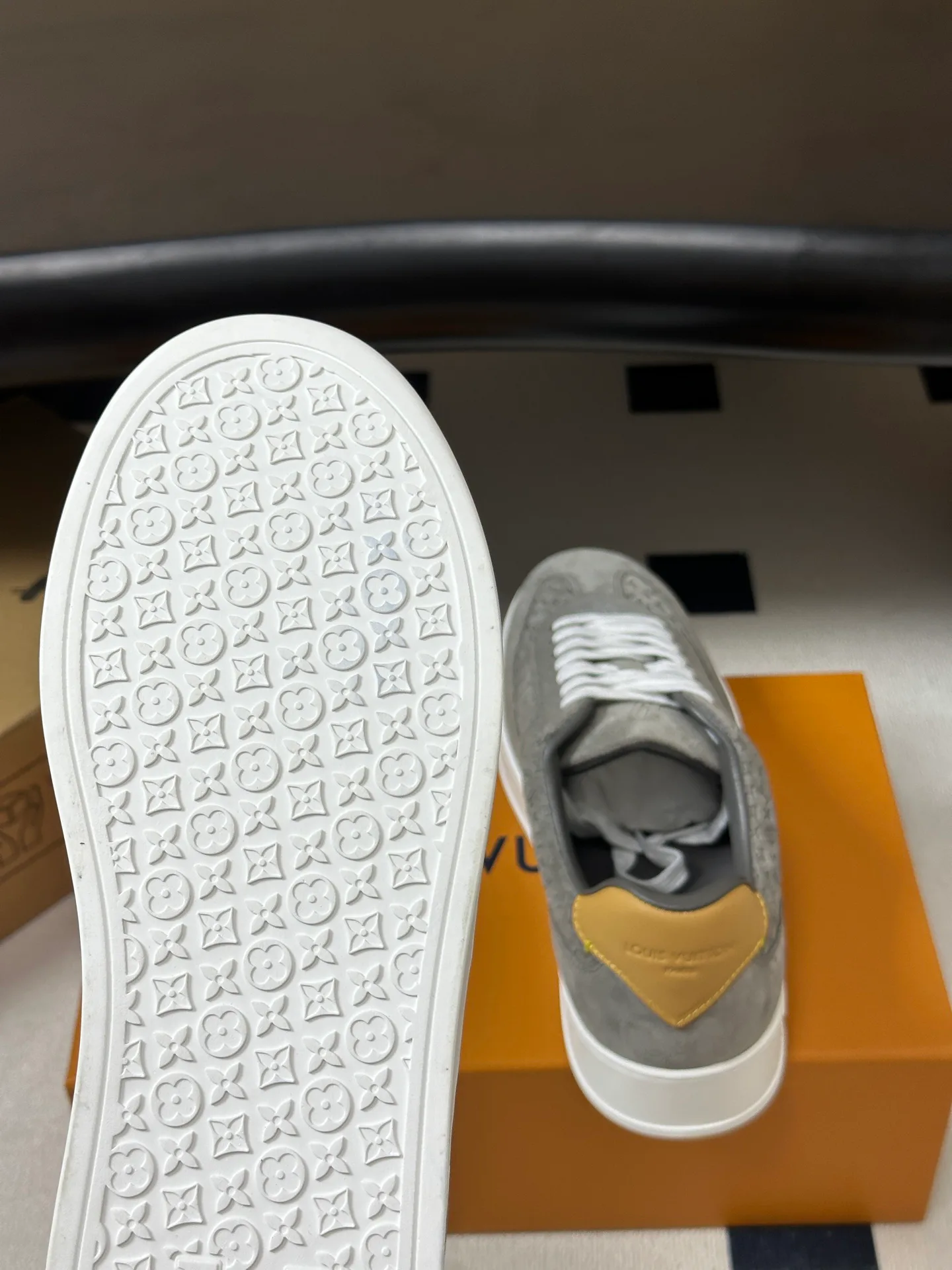 Кроссовки Мужские Louis Vuitton 18340908