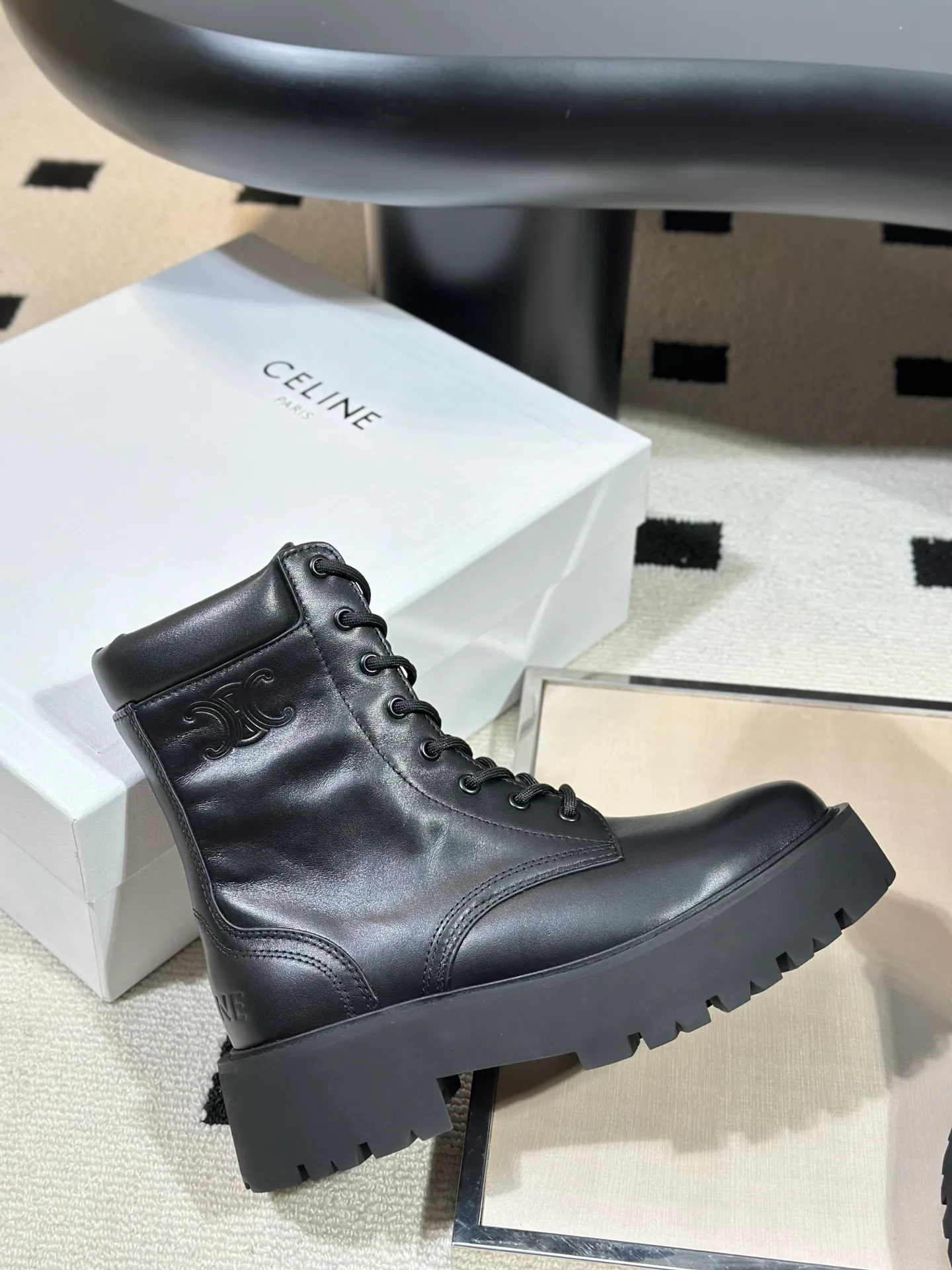 Ботинки Женские Celine 18041649