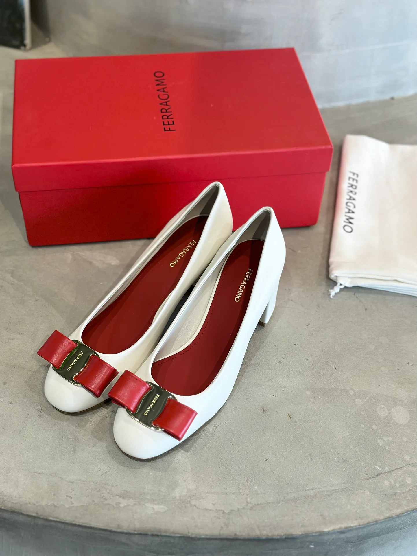 Туфли Женские Salvatore Ferragamo 11675554