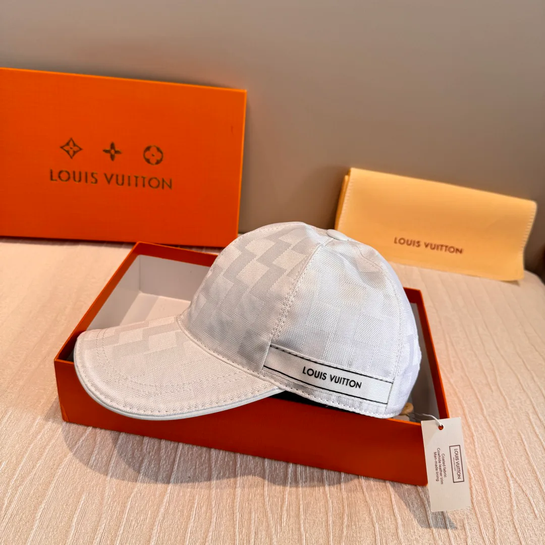 Головные Уборы Louis Vuitton 18105212