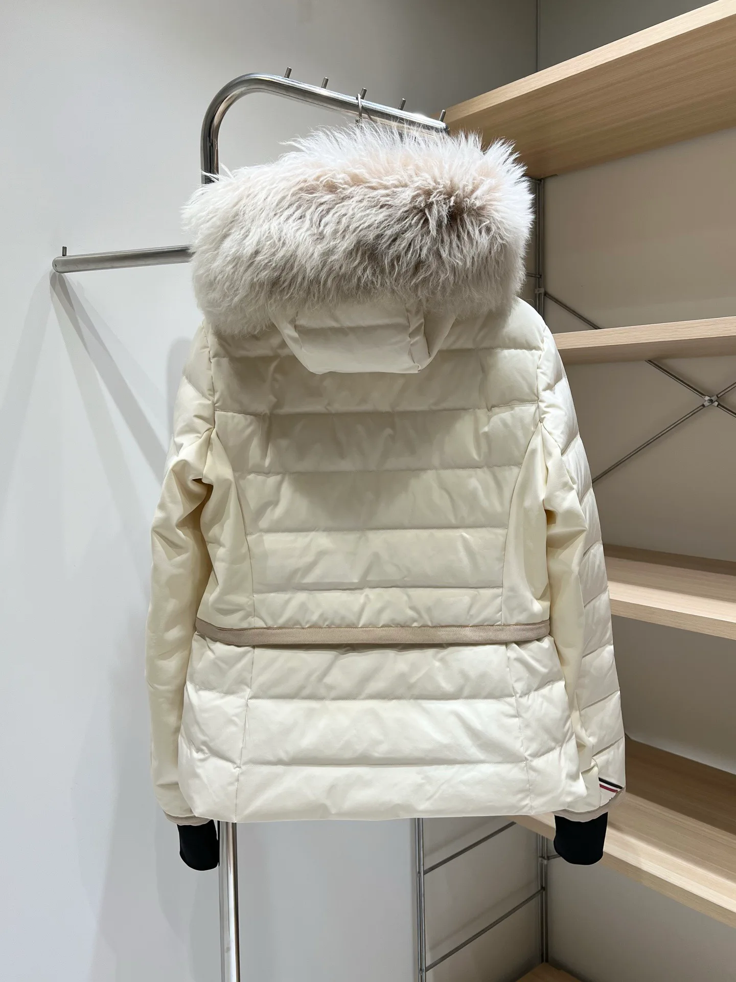 Куртки И Пуховики Женские Moncler 18723747