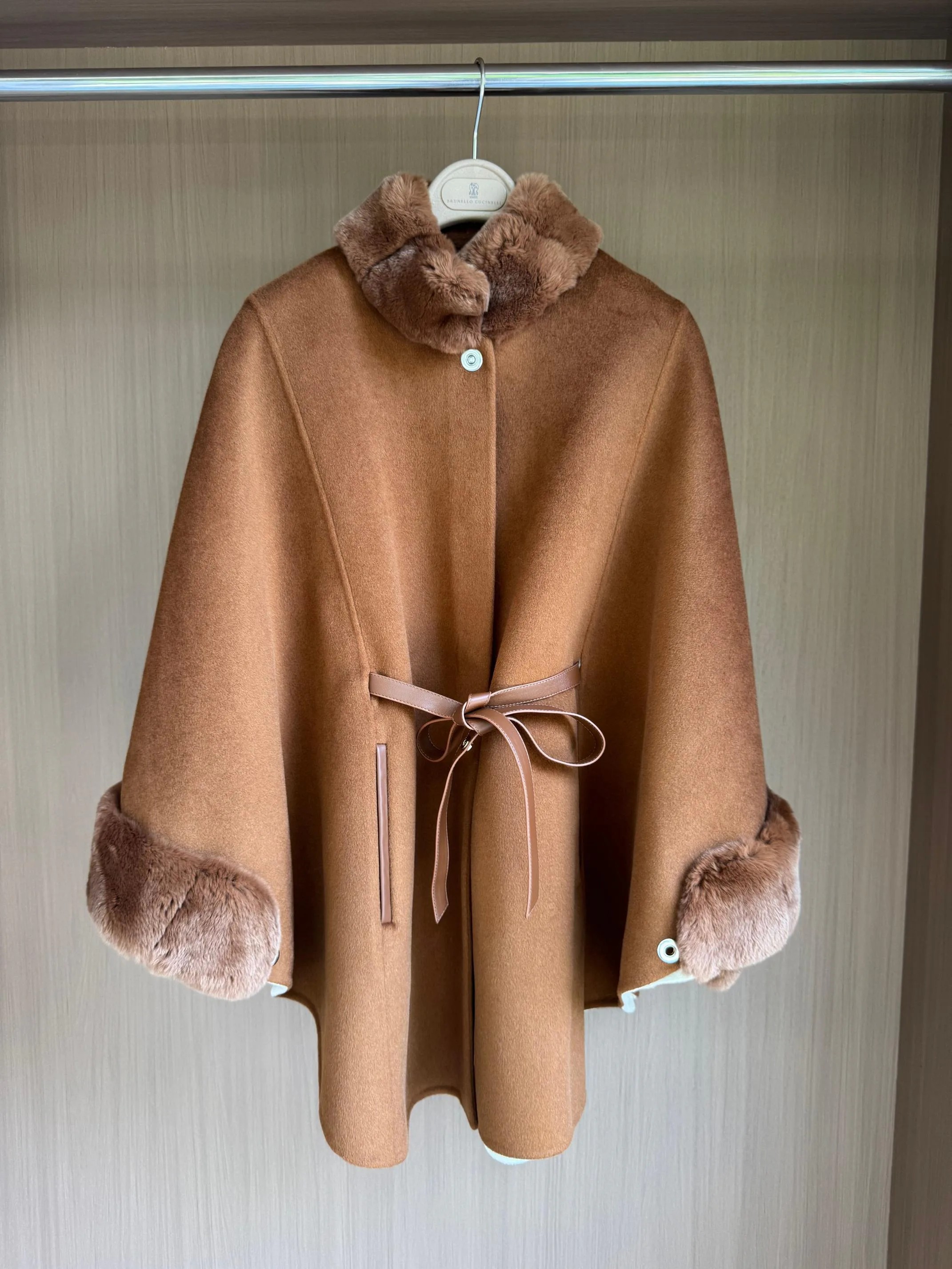 Пальто Женские Loro Piana 18562719