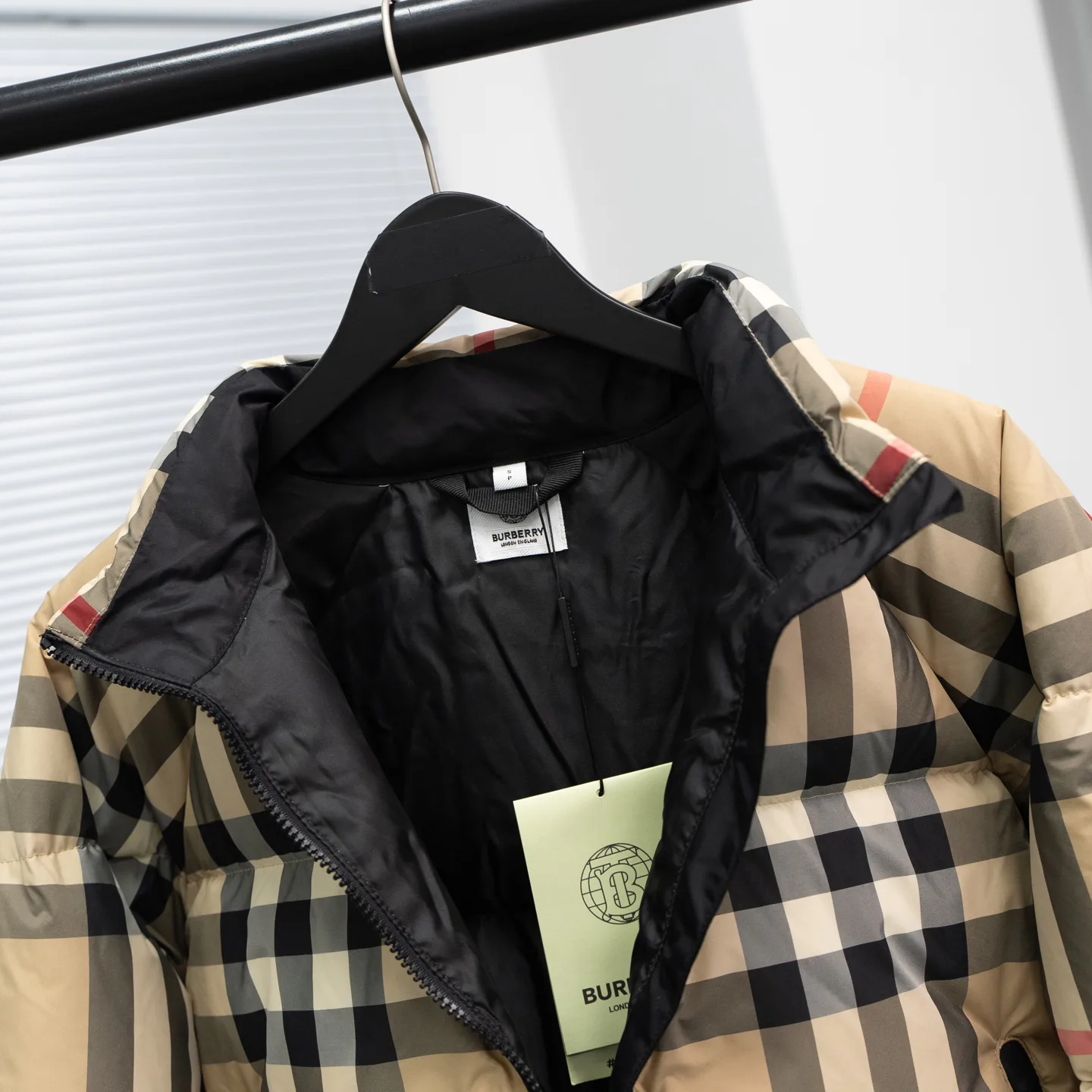 Куртки И Пуховики Женские Burberry 428038