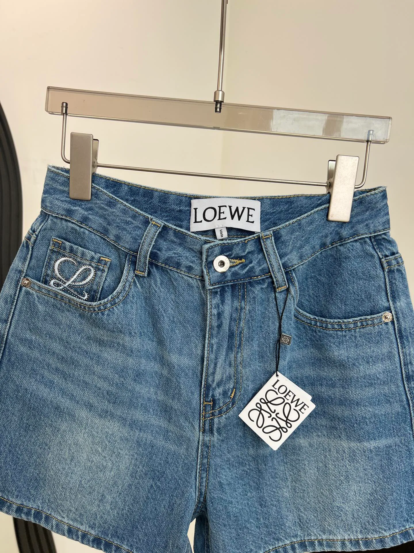 Шорты Женские Loewe 13431653