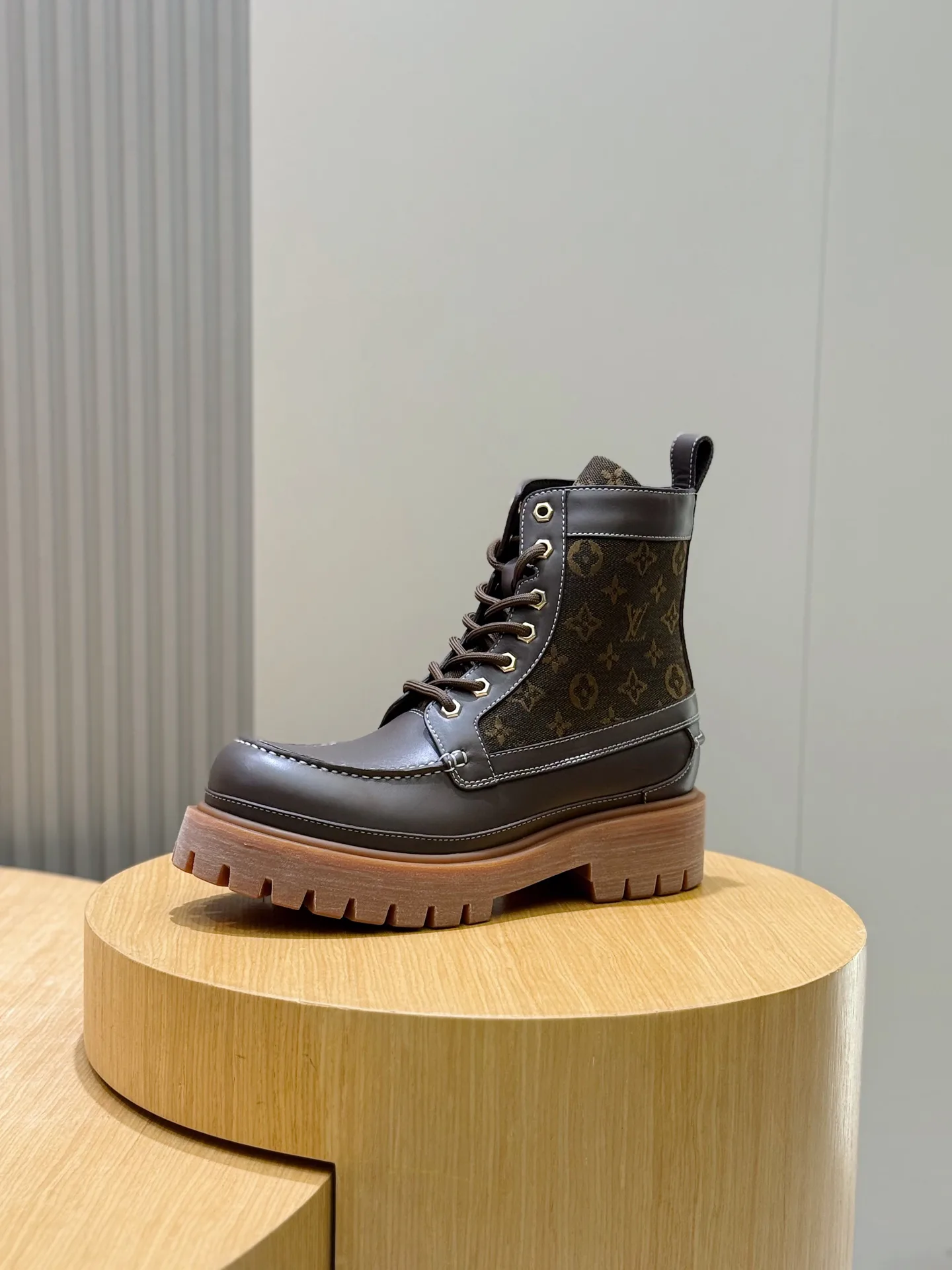 Ботинки Мужские Louis Vuitton 386604