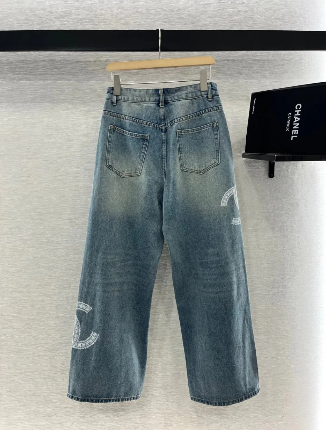 Джинсы Женские Chanel 10628771