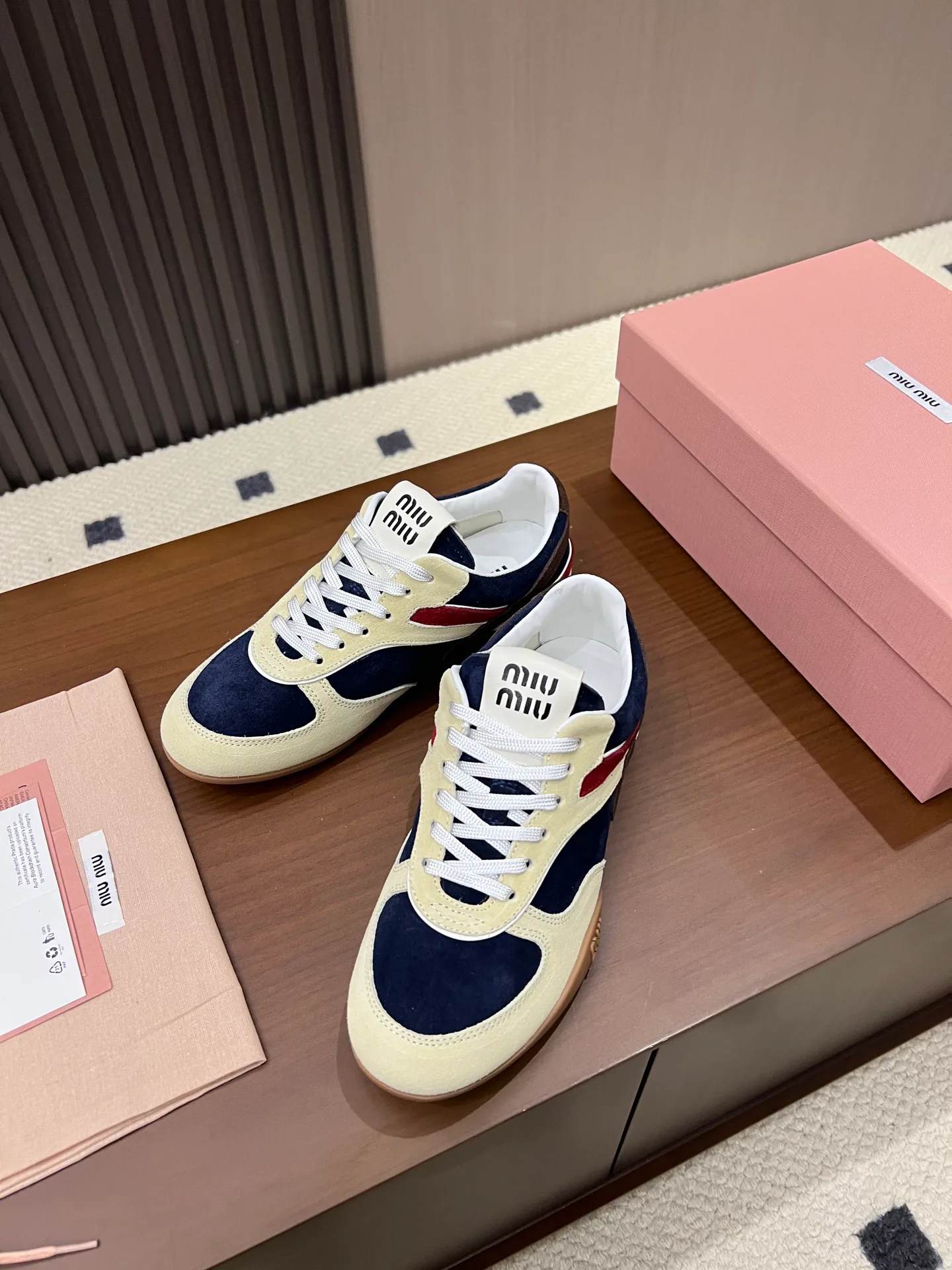 Кроссовки Женские Miu Miu 19044315
