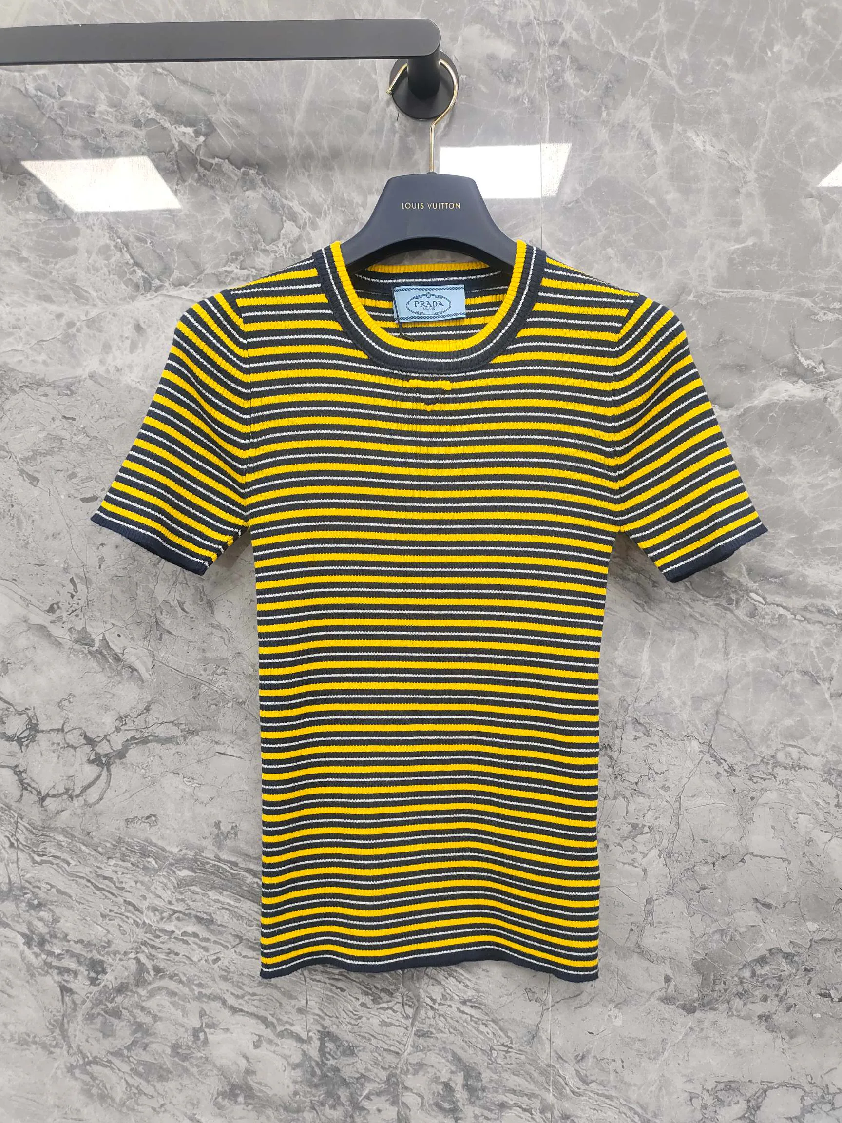 Футболки Женские Prada 11550308