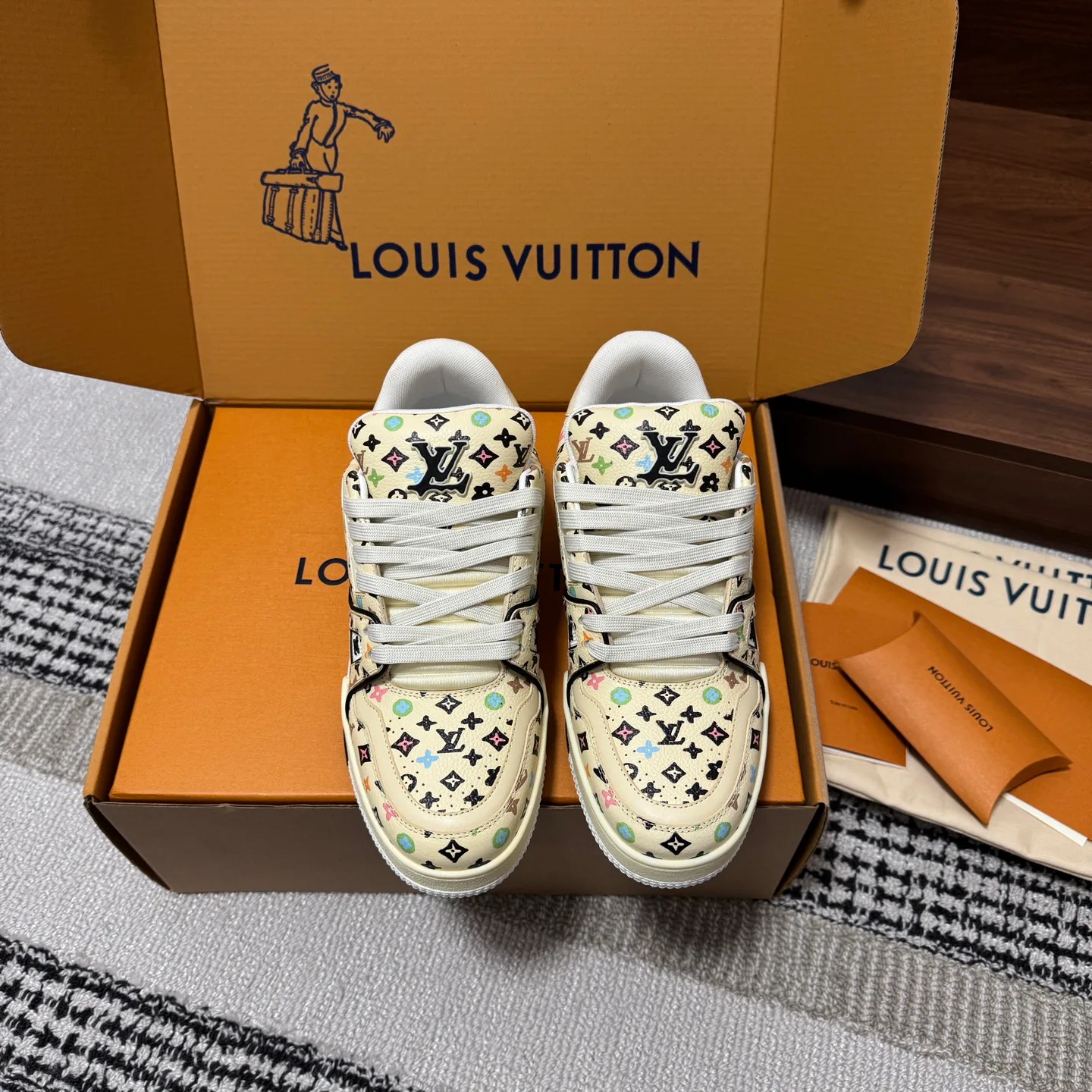 Кроссовки Женские Louis Vuitton 1546791