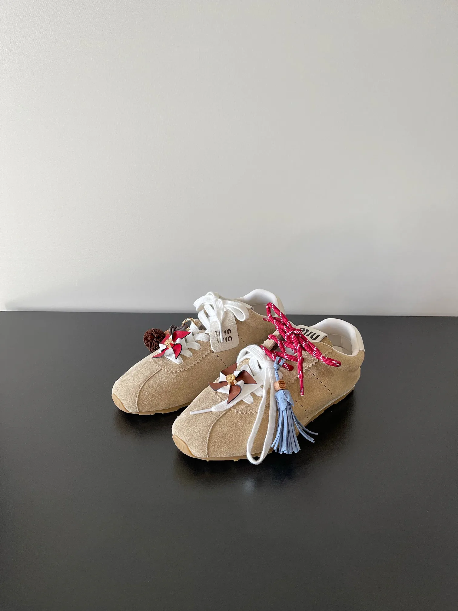 Кроссовки Женские Miu Miu 18703409