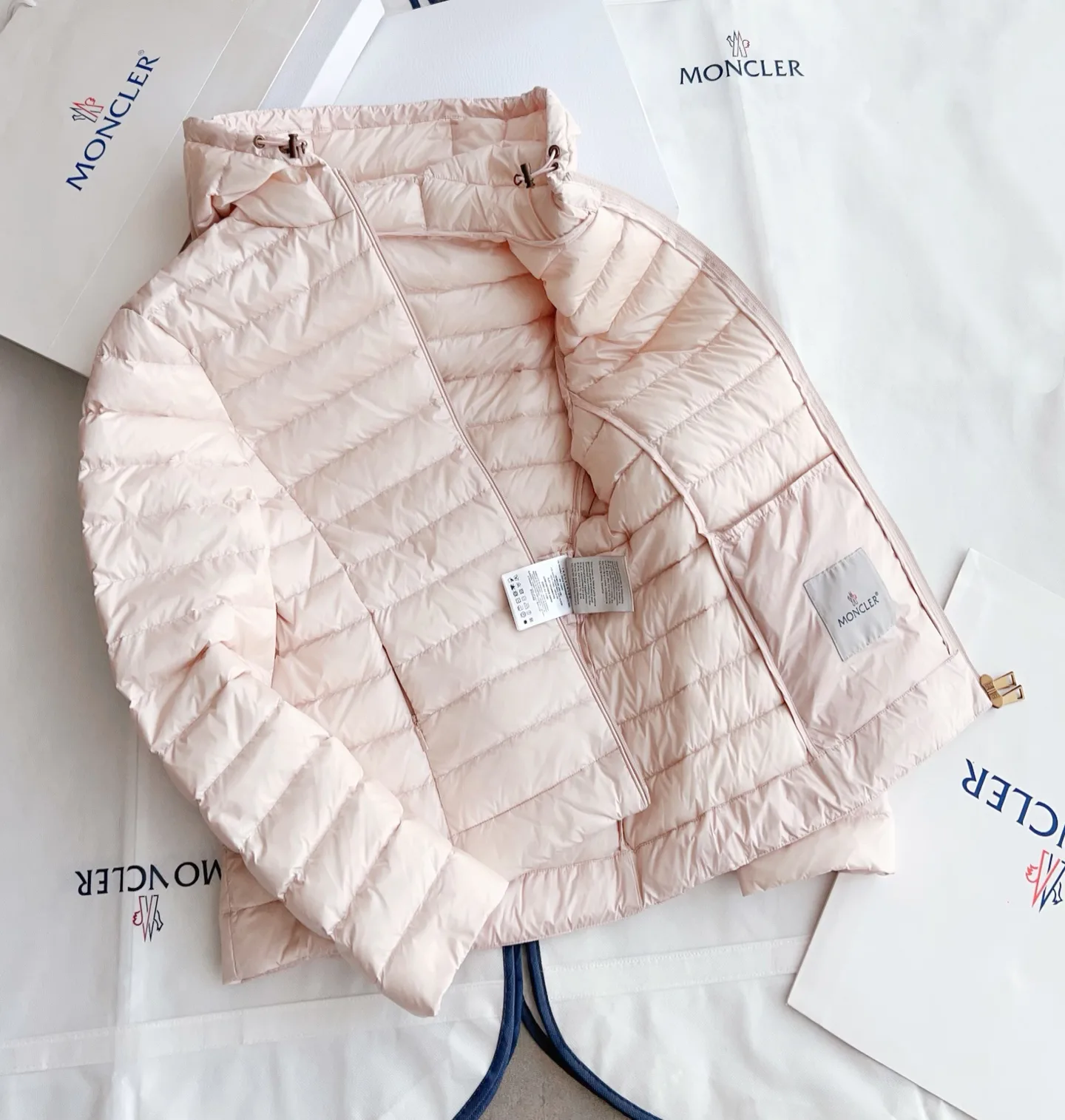 Куртки И Пуховики Женские Moncler 19417523