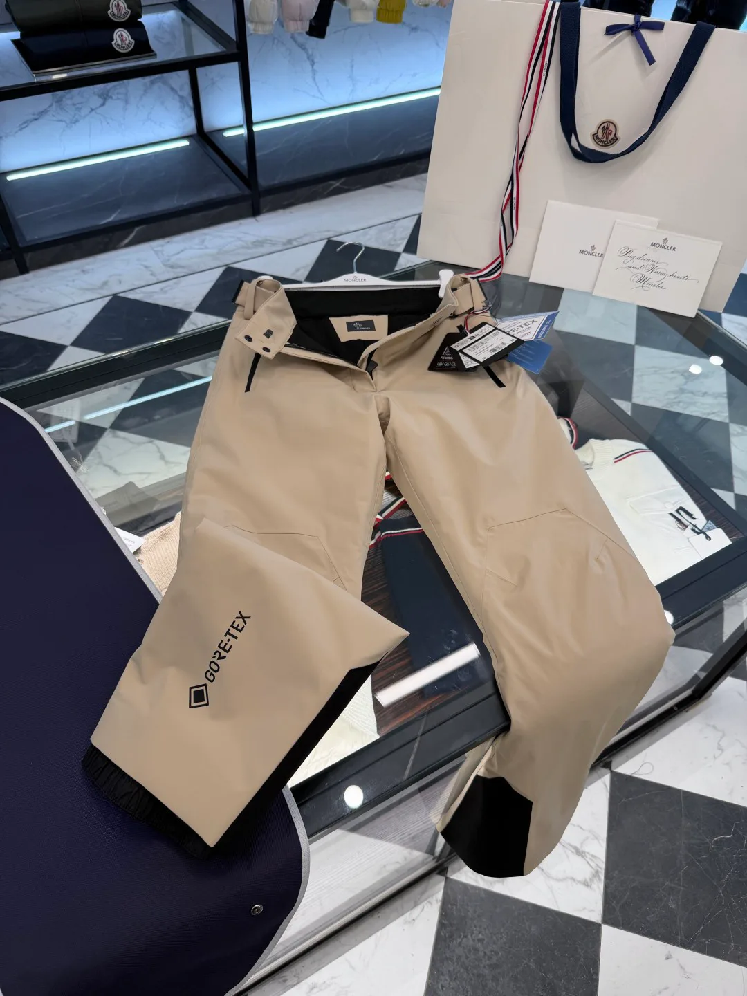 Брюки Женские Moncler 1383468