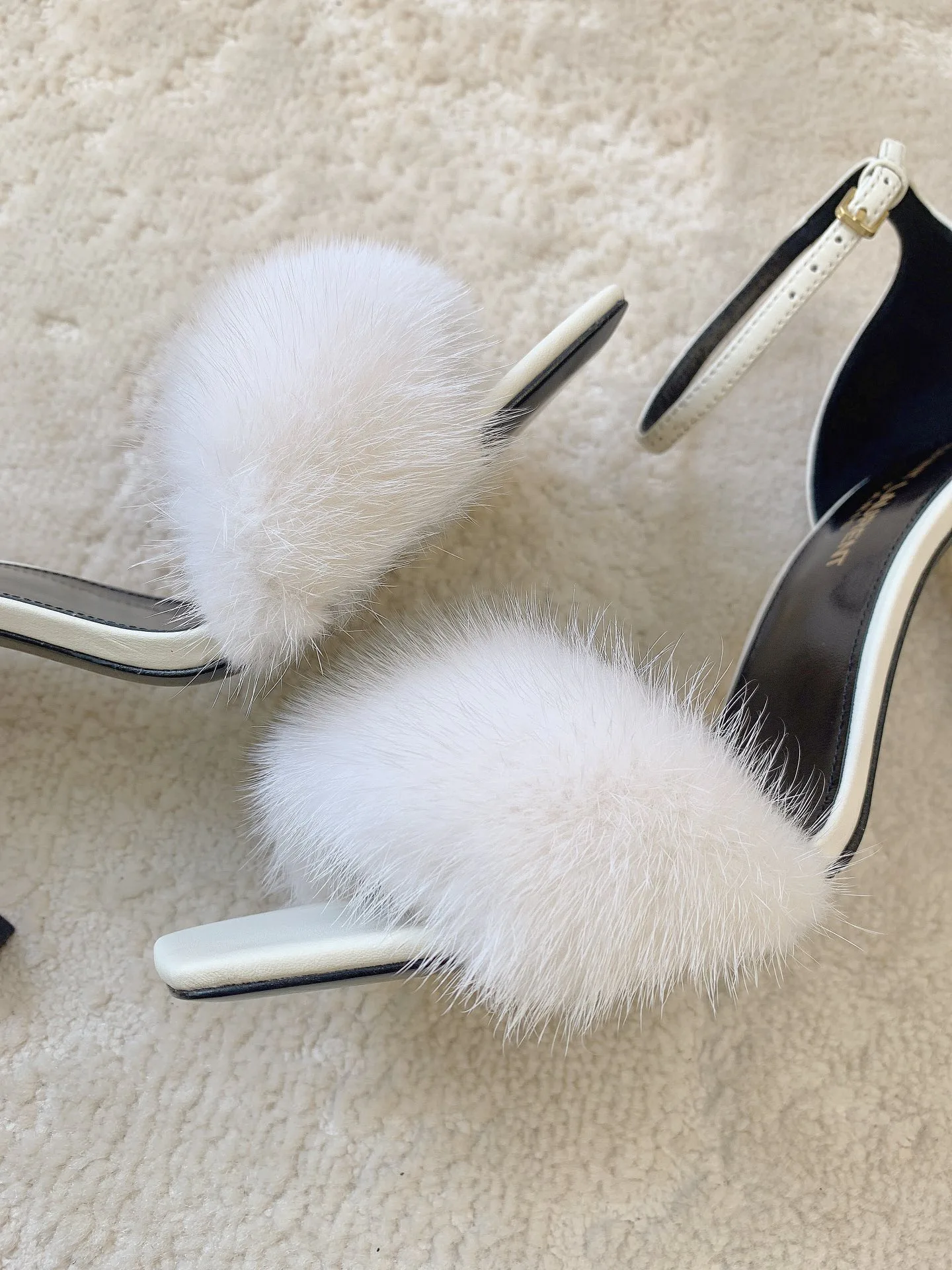 Босоножки Женские Saint Laurent 4560957