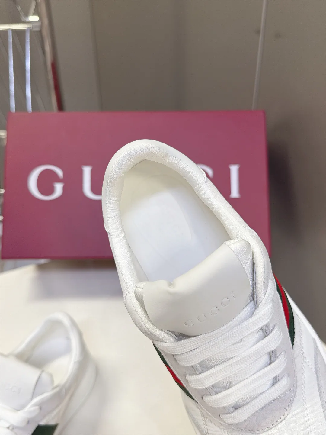 Кроссовки Женские Gucci 18005190
