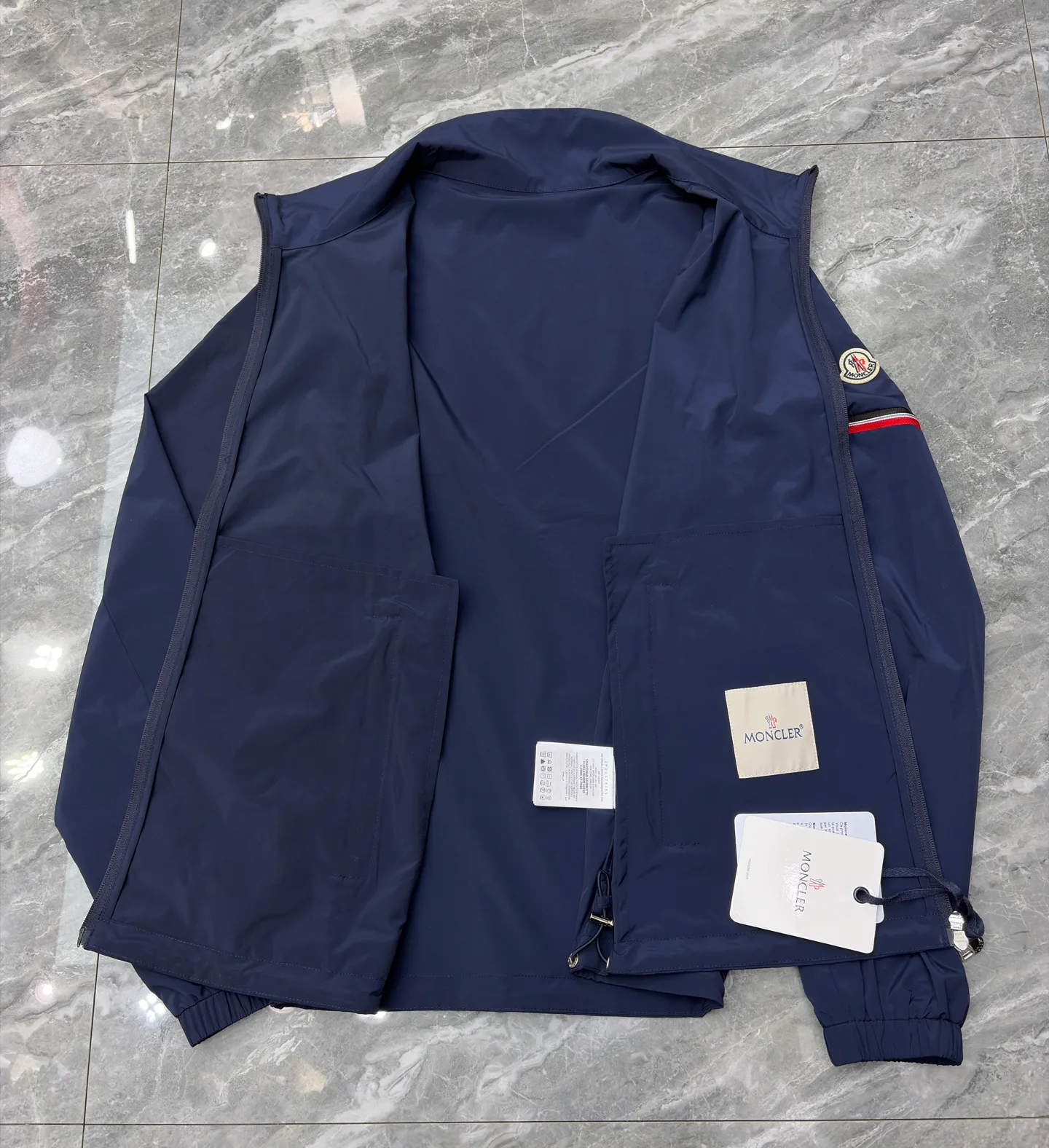 Куртки И Пуховики Женские Moncler 11690854
