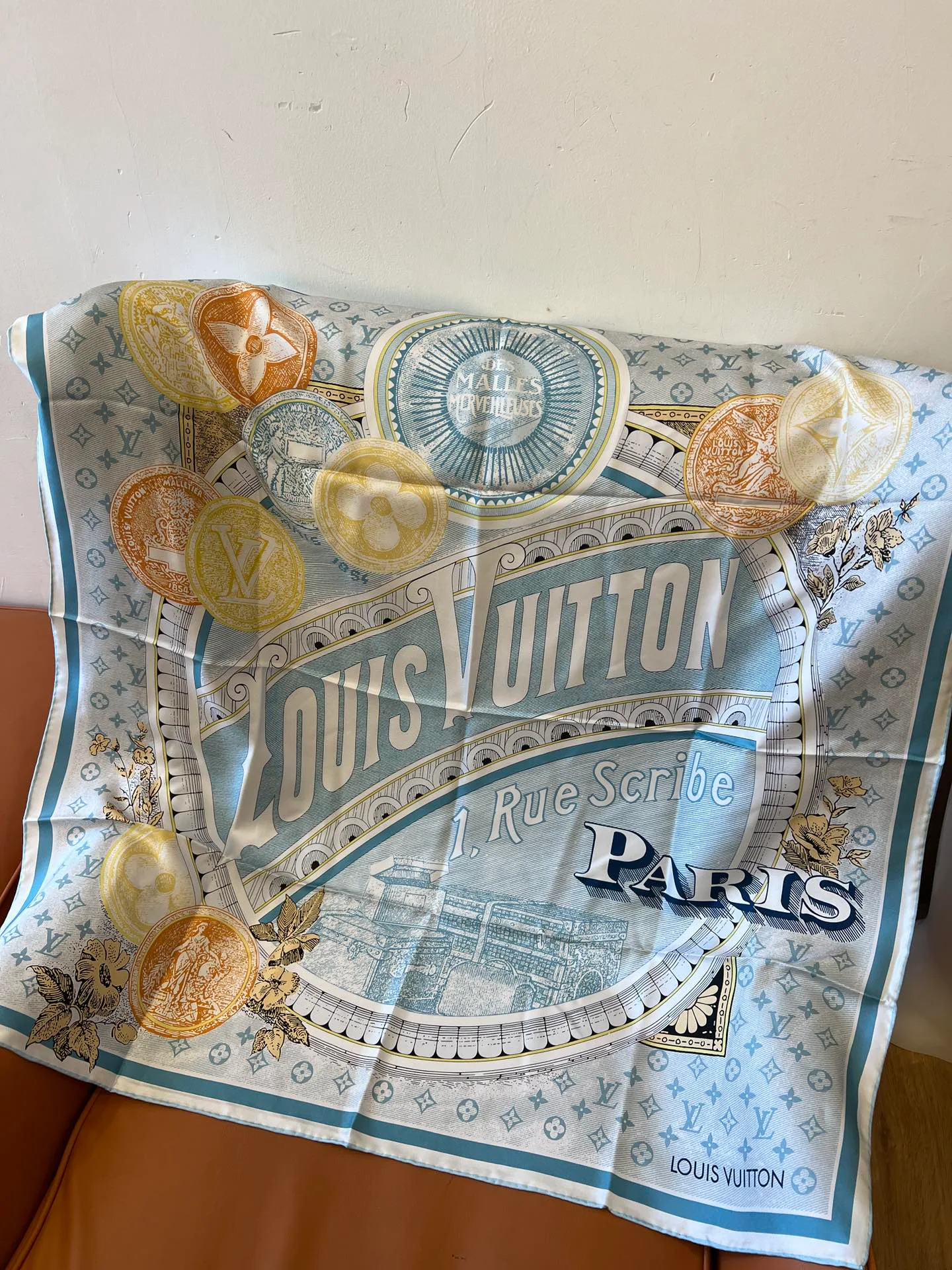 Шарфы Louis Vuitton 7210