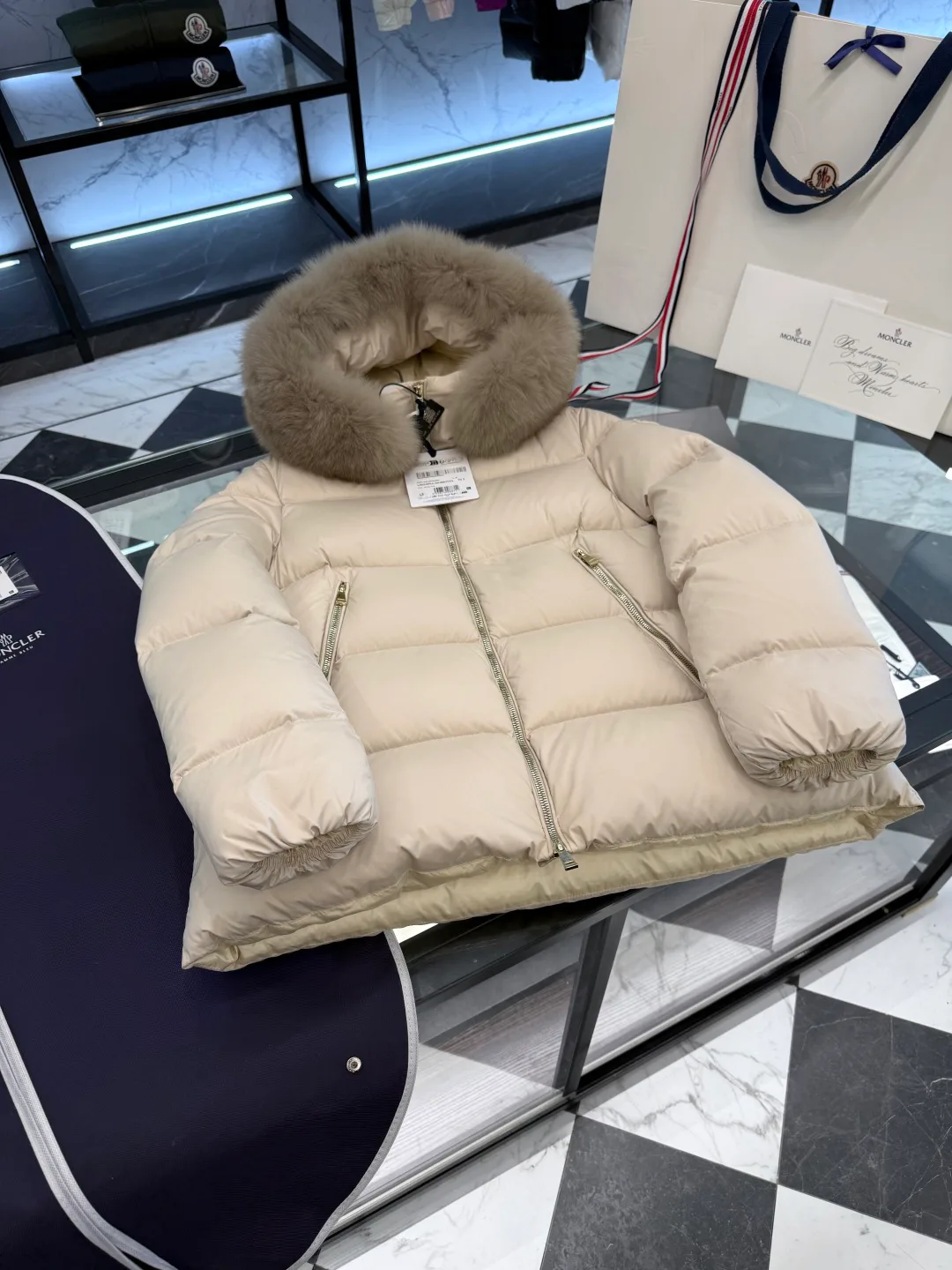 Куртки И Пуховики Женские Moncler 18741834