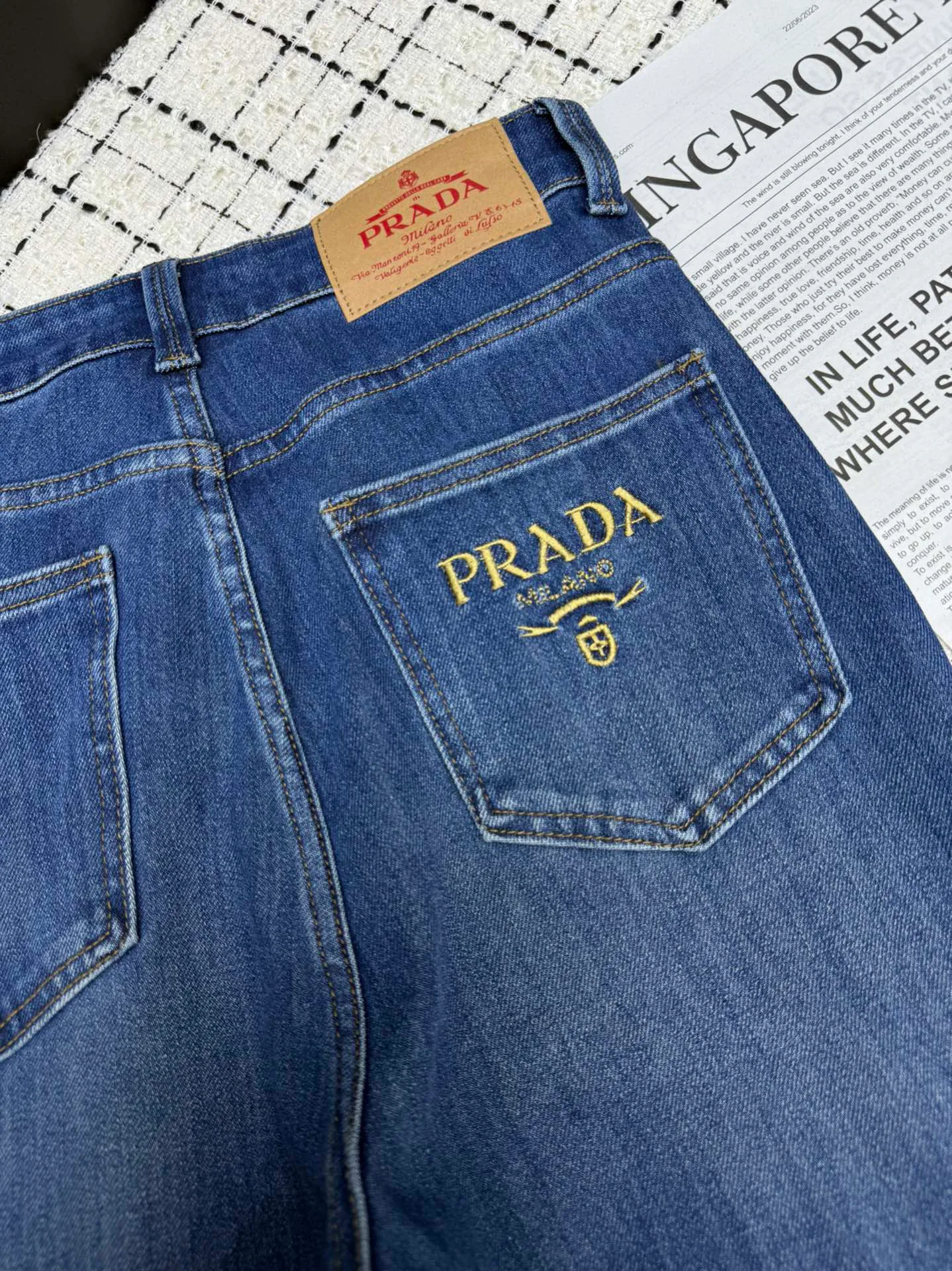 Джинсы Женские Prada 11737701