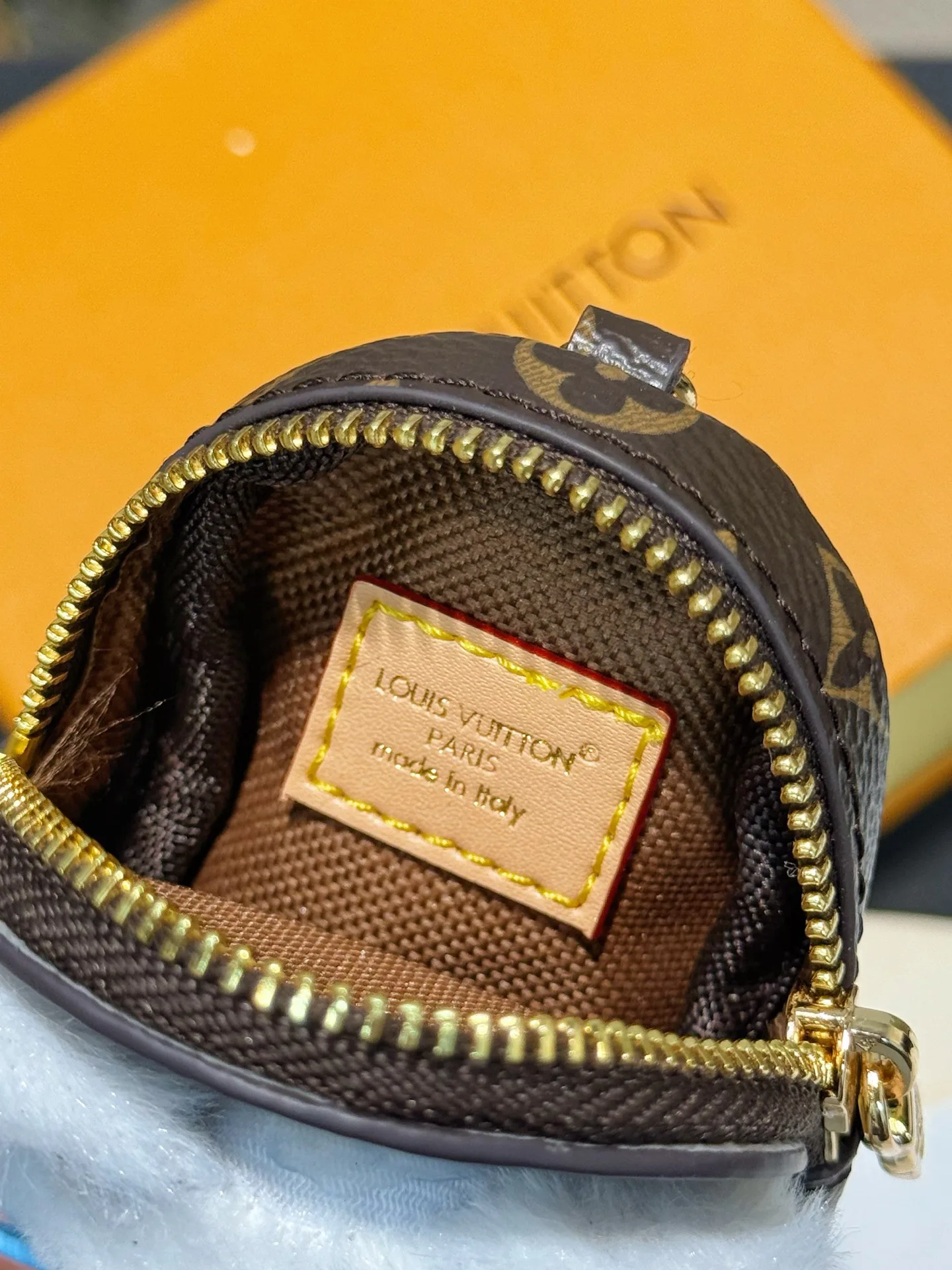 Ключницы Louis Vuitton 17886402