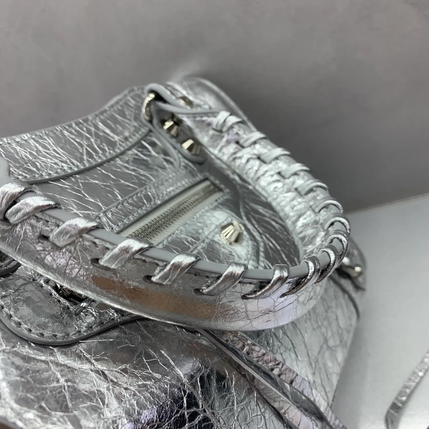 Сумки На Ремне Женские Balenciaga 821882