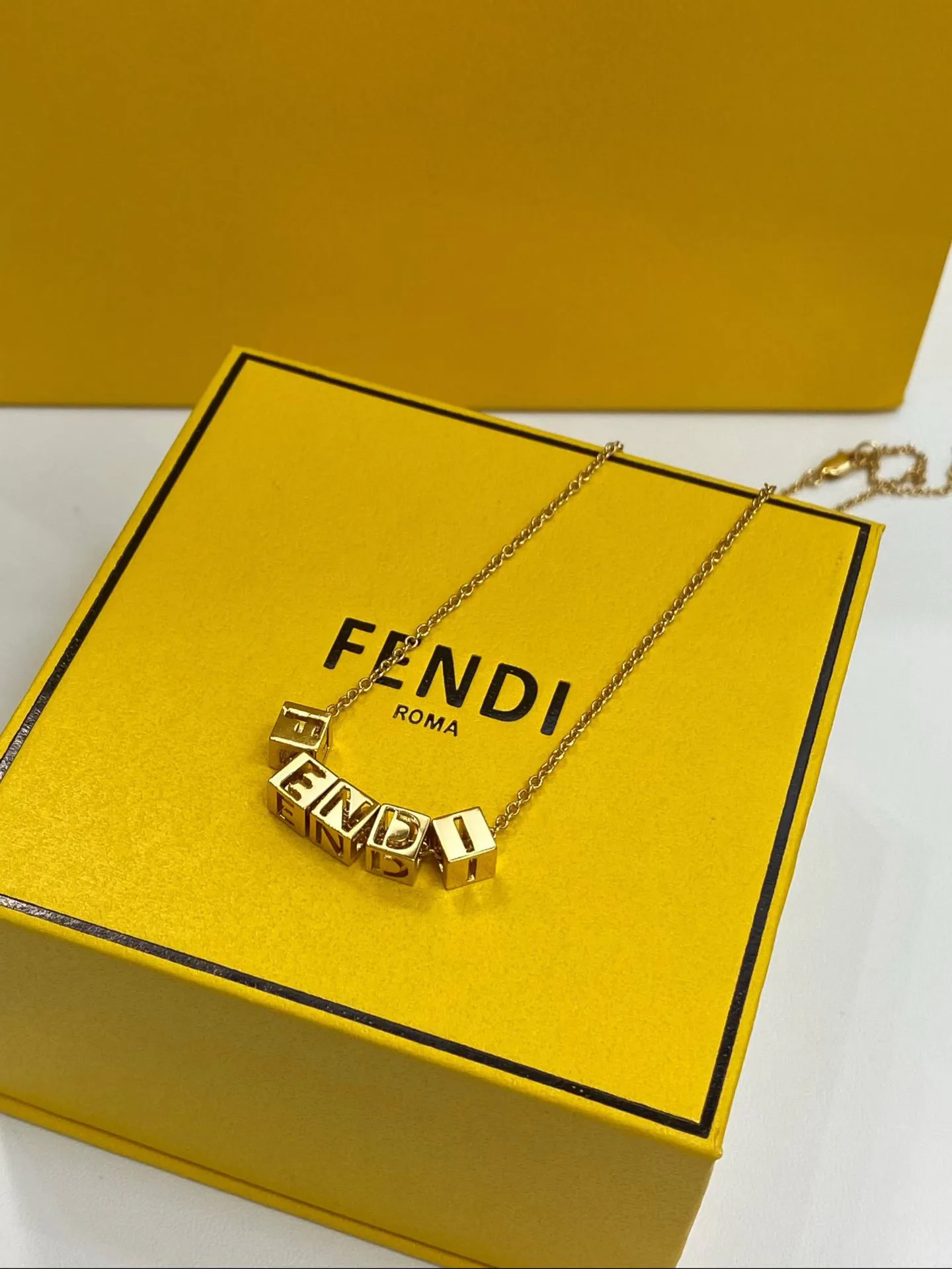Бижутерия Fendi 18123180