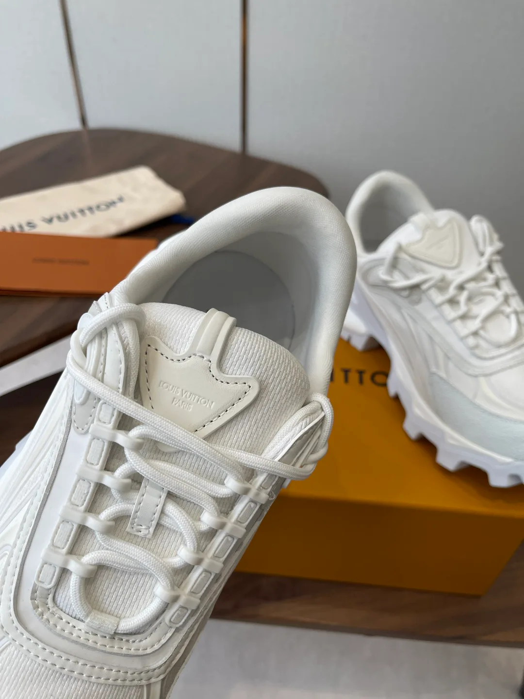 Кроссовки Мужские Louis Vuitton 11966336