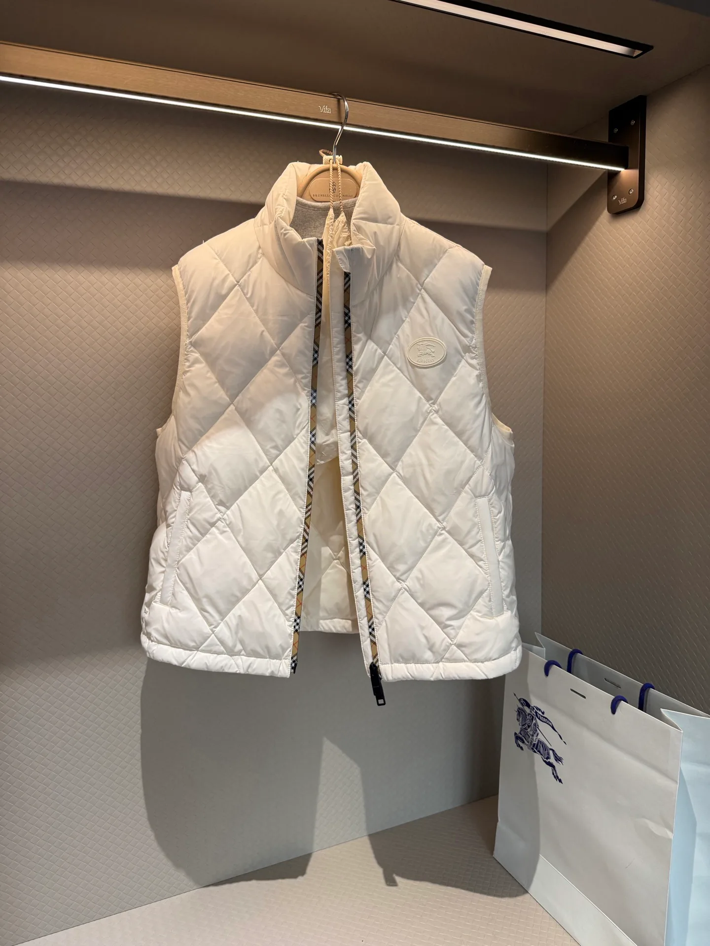 Жилеты Женские Burberry 18692548