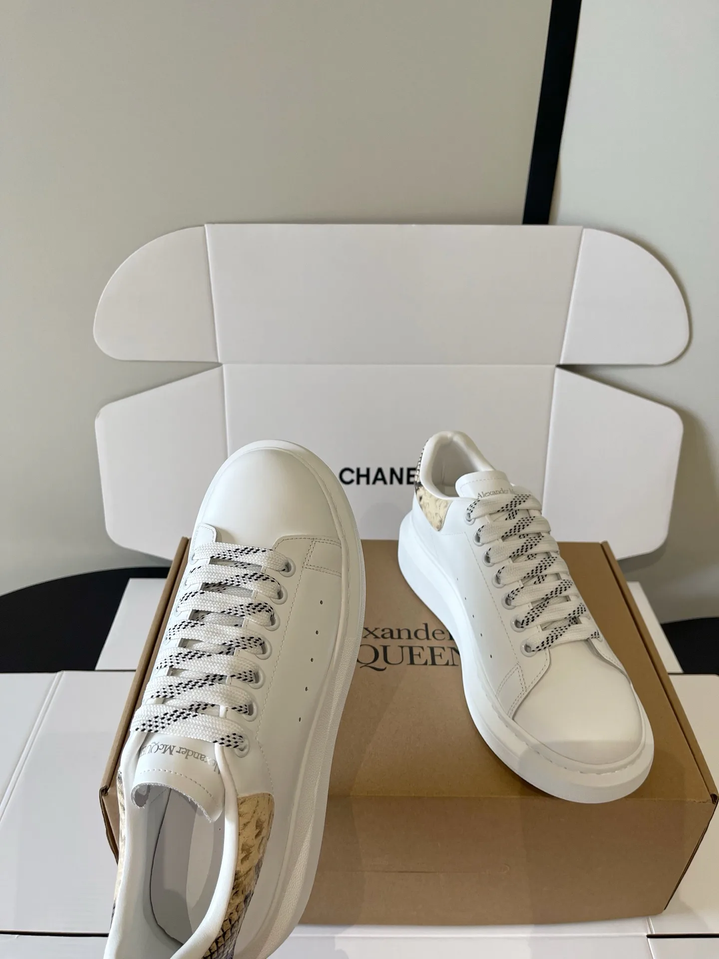 Кроссовки Женские Alexander Mcqueen 17898872
